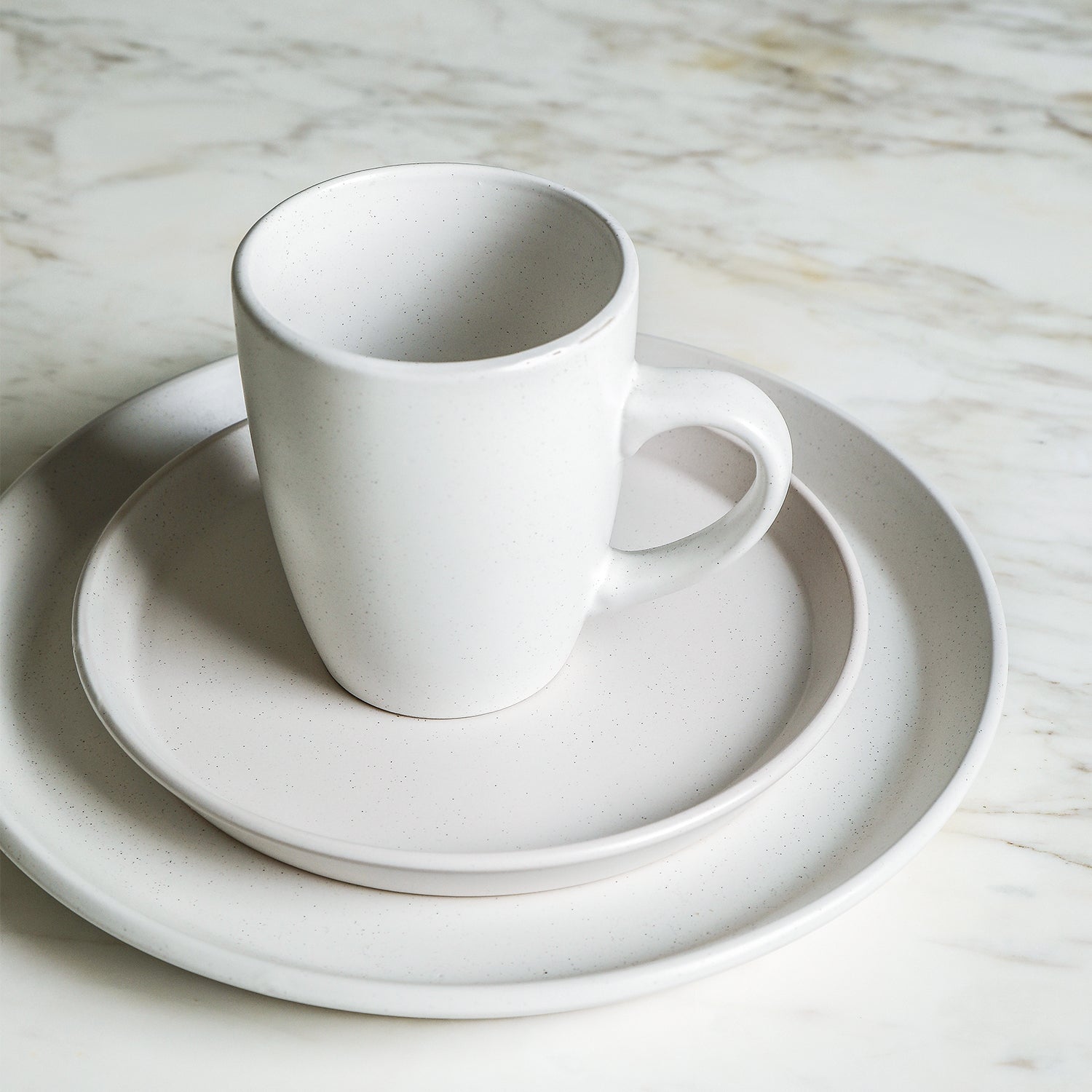 Premium Albie Stoneware Dinnerware Set - 16-Piece White Porcelain Tableware for Everyday Dining & Entertaining