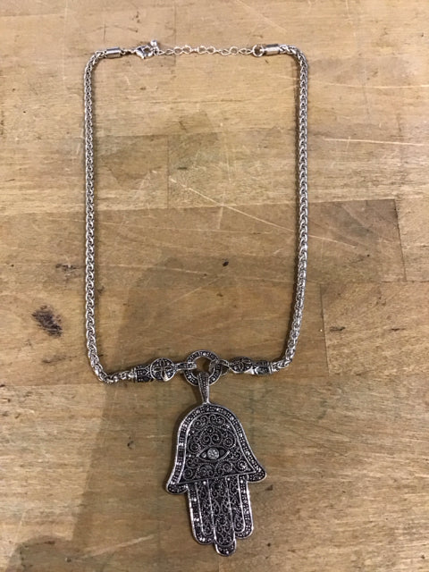 Elegant Silver Hand Necklace for Women - Dainty & Minimalist Jewelry Gift for Her - Perfect for Everyday Wear, Date Nights & Special Occasions