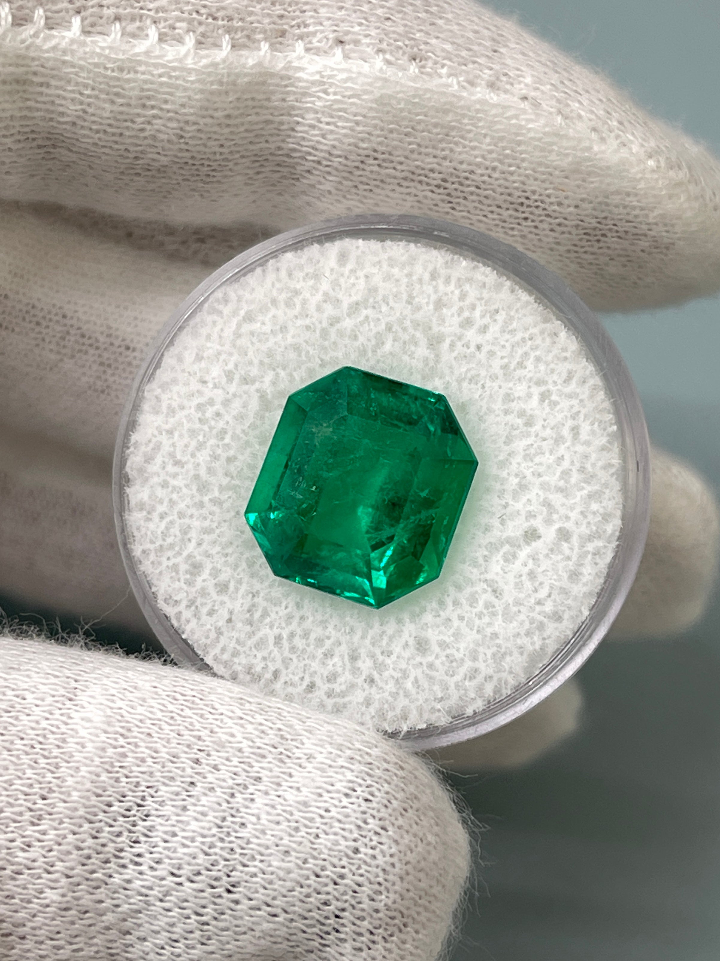 5.96 Carat 12x11mm AAA+ Natural Colombian Emerald - Loose Gemstone for Jewelry Making, Engagement Rings & Luxury Gifts