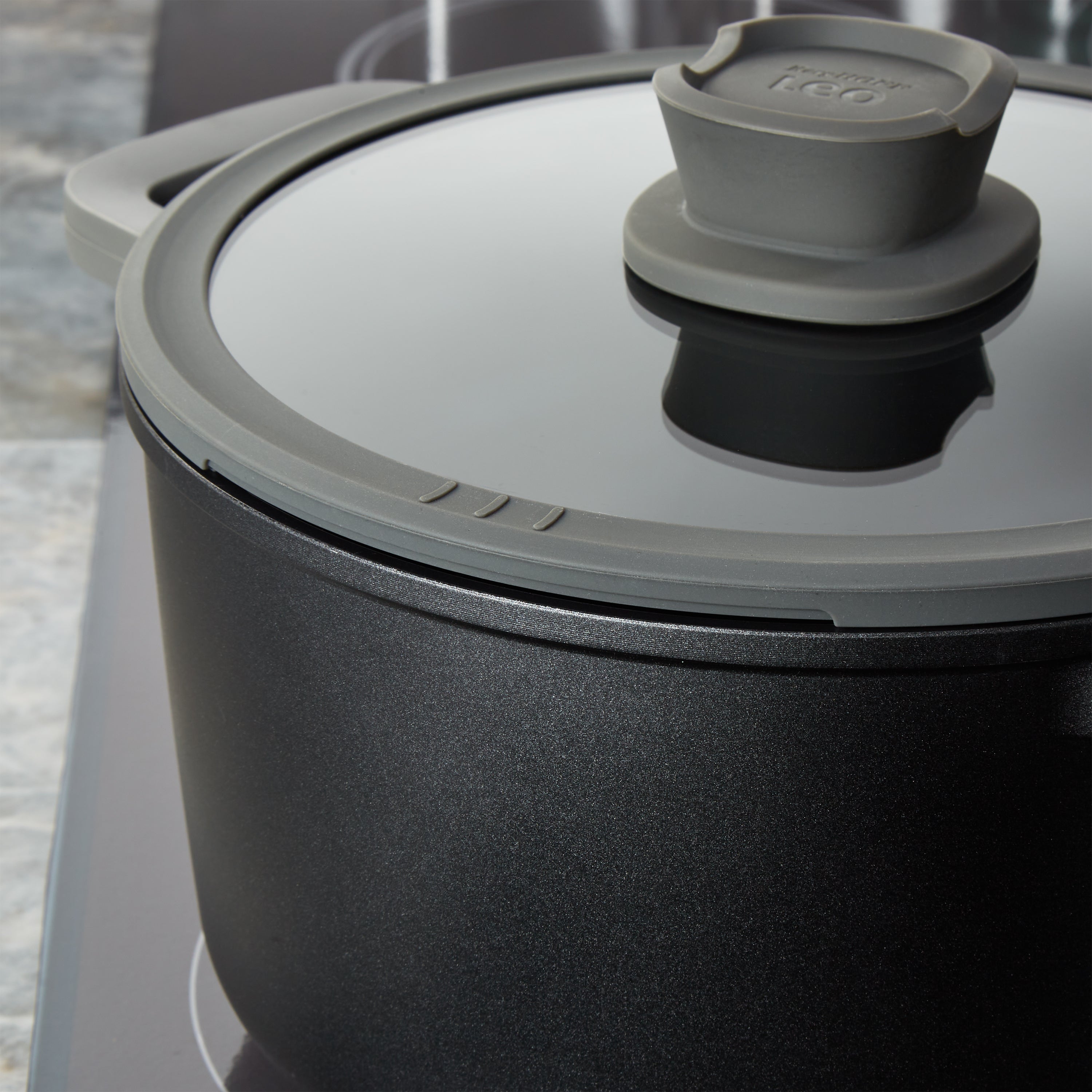 BergHOFF Leo Stone+ Nonstick Ceramic 10-Inch Stockpot 5.9 Quart with Lid - Eco-Friendly Recycled Material - Perfect for Soups, Stews & Pasta Cooking