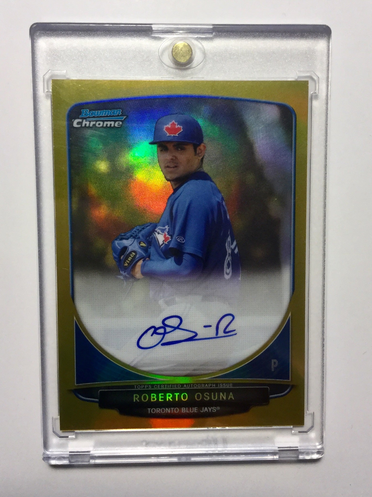 Roberto Osuna Bowman Chrome Blue Jays Rookie Refractor Autograph Card - Numbered Limited Edition for Baseball Collectors & MLB Fans