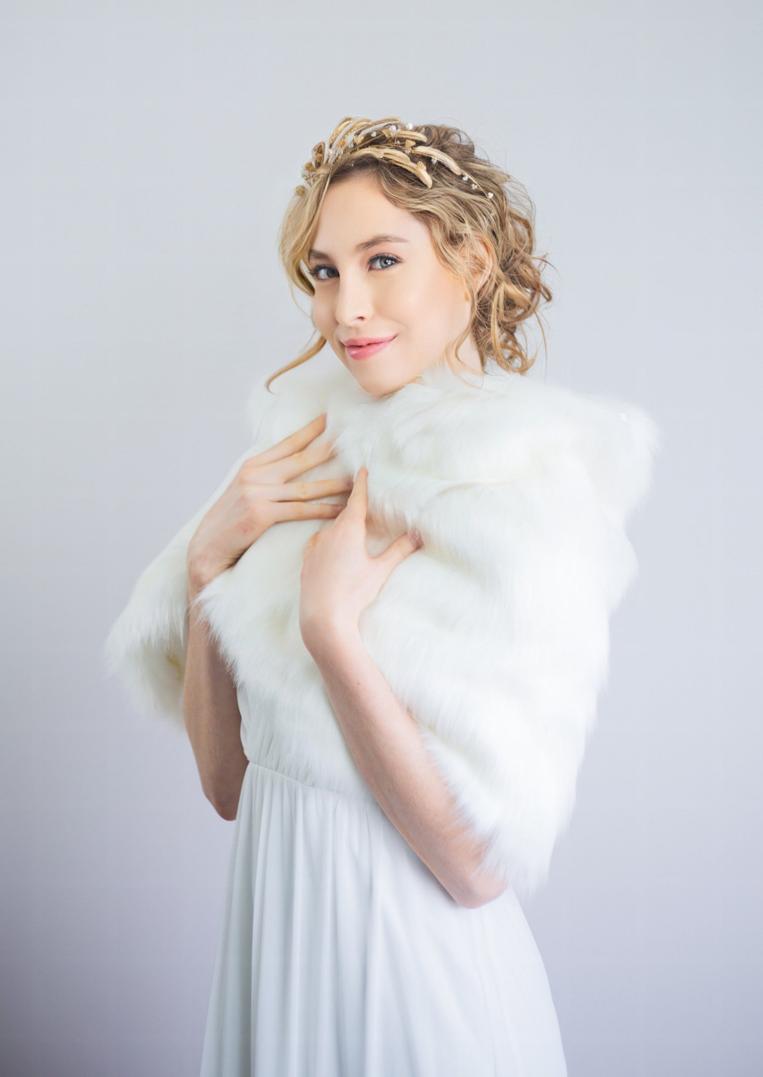 Ivory White Fur Shawl Wrap - Butterfly Ivy03 Elegant Winter Fashion Accessory for Women, Perfect for Parties, Weddings & Evening Events