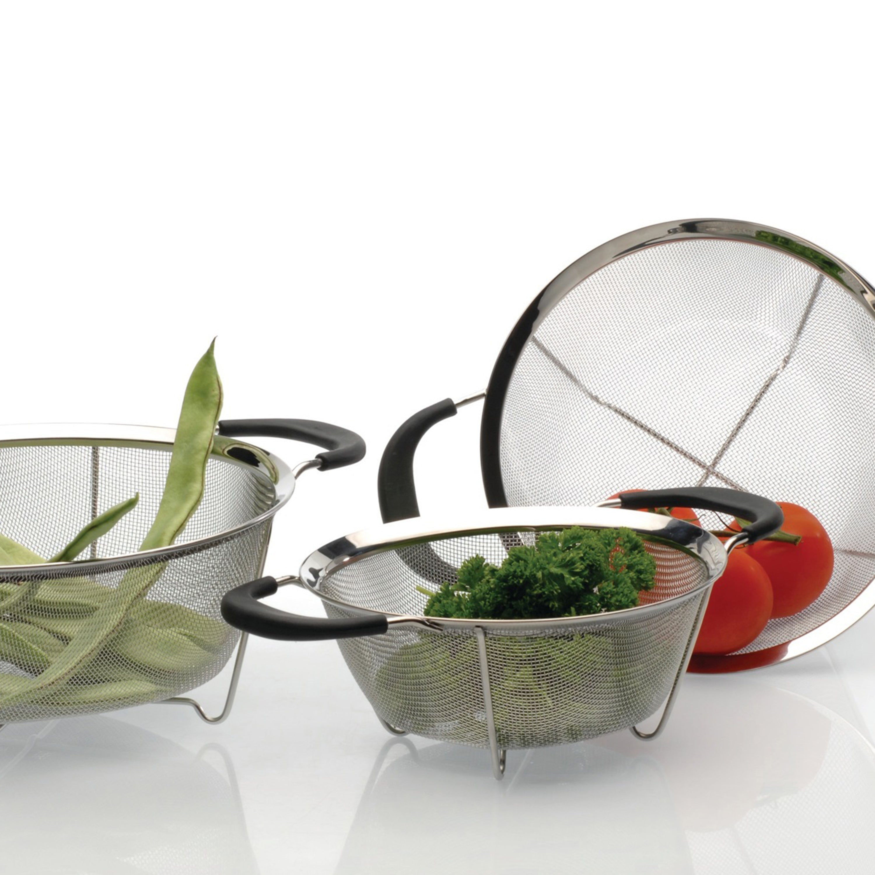 BergHOFF Essentials 3-Piece Stainless Steel Colander Set with Graduated Sizes - 18/10 Rust-Proof Kitchen Strainers with Sturdy Non-Slip Feet for Pasta, Vegetables & Fruits - Perfect for Cooking, Meal Prep & Healthy Eating