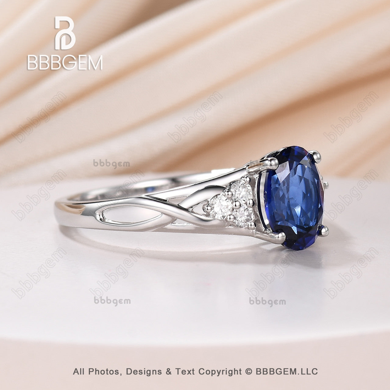 Exquisite Cluster Blue Oval Cut Sapphire & Diamond Engagement Ring for Women – Perfect for Proposals, Anniversaries & Special Occasions