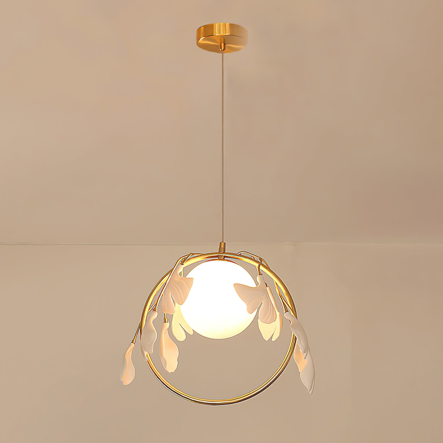 Gingko Leaf Pendant Light - Modern Handmade Glass Ceiling Lamp for Living Room, Bedroom, Dining Room - Nature-Inspired Home Decor Lighting Fixture