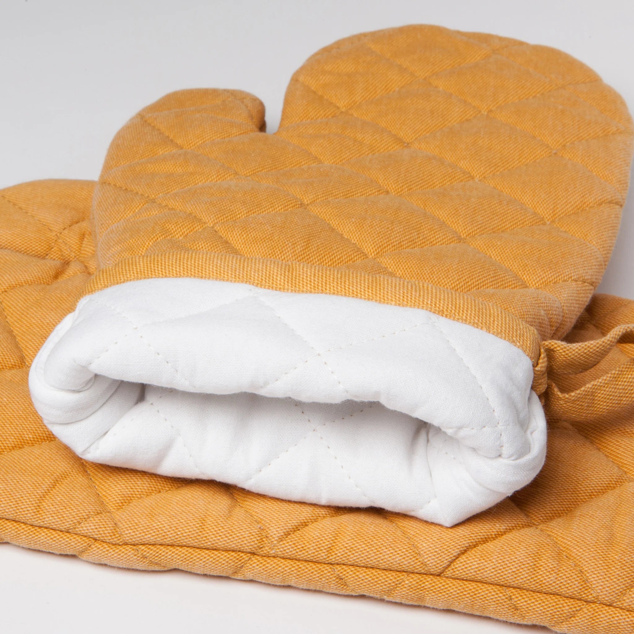 Premium Stonewash Heirloom Ochre Oven Mitt & Potholder Set - Heat Resistant Kitchen Accessories for Baking, Cooking & Grilling - Perfect for Holiday Gifts & Home Decor