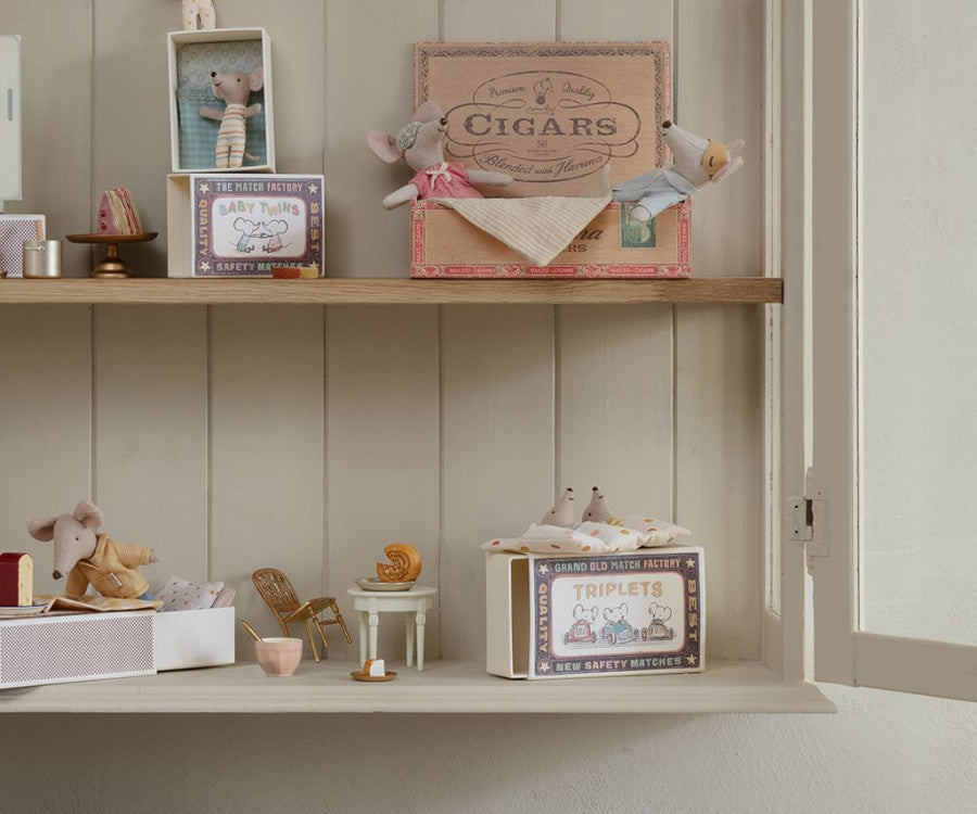 Adorable Baby Mice Triplets in Miniature Matchbox - Perfect for Dollhouse Decor, Fairy Gardens & Unique Gift Ideas