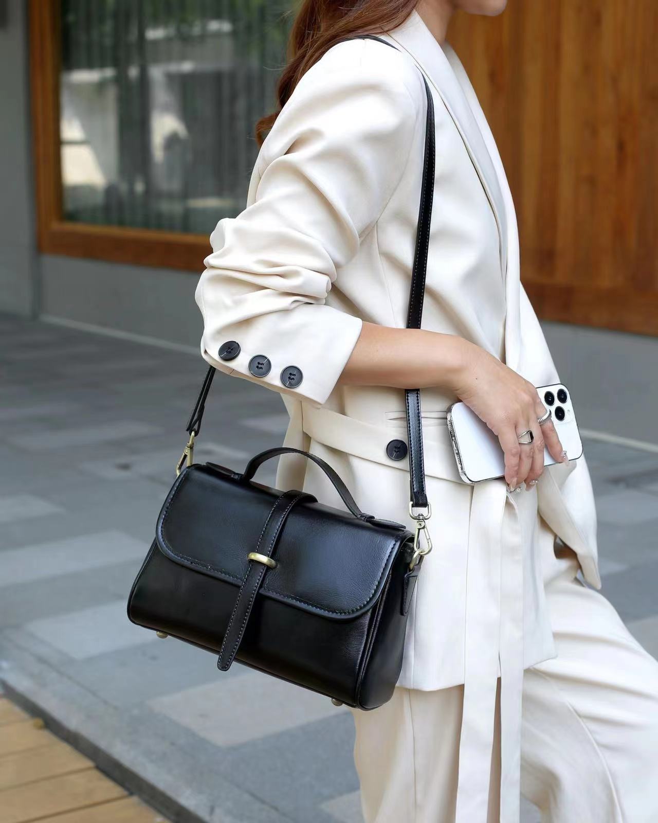 Stylish Modern Flap Crossbody Satchel for Women - Fashionable Shoulder Bag with Adjustable Strap - Perfect for Work, Travel & Everyday Use