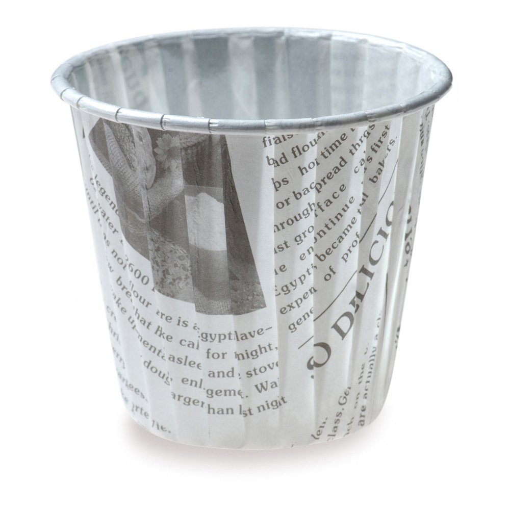 Restaurantware Panificio 3.5 Ounce Baking Cups - 200 Count Pleated Cupcake Liners | Oven-Safe, Freezer-Safe Black & White Paper Muffin Wrappers | Disposable Newsprint Design for Wedding Parties, Baby Showers & Birthday Celebrations | Perfect for Baking, Dessert Displays & Party Favors