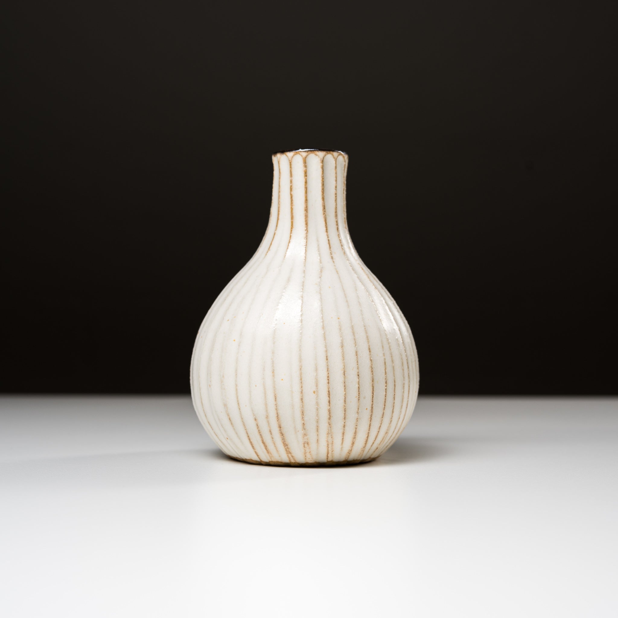 Wakasama Kiln Shallot Vase - Handcrafted Japanese Ceramic Pottery for Home Decor, Flower Arrangement & Table Centerpiece