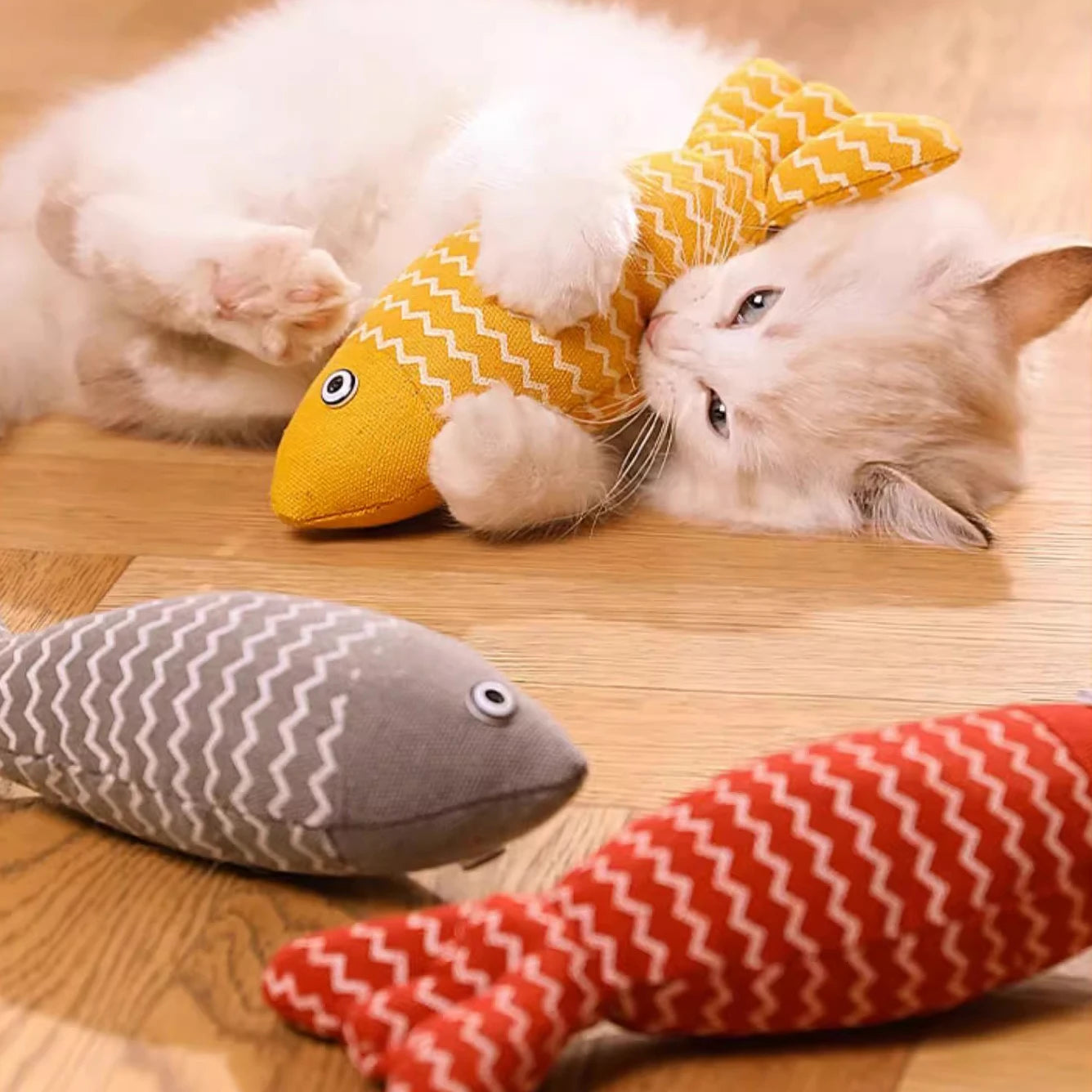 Interactive Fish-Shaped Cat Toy with Catnip - Fun Playtime for Indoor Cats, Encourages Exercise & Hunting Instincts - Perfect for Kittens & Adult Cats