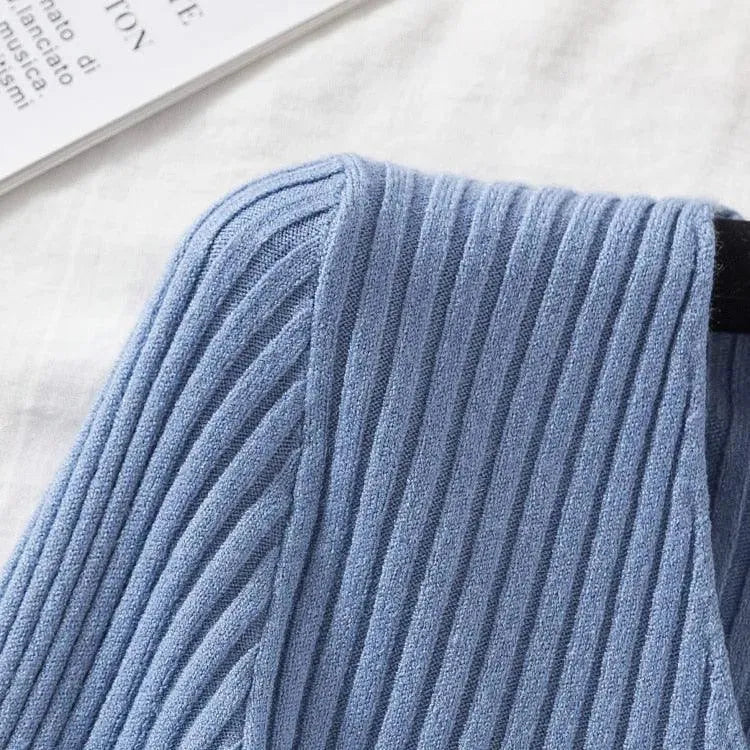 Women's V-Neck Pullover Sweater - Soft & Comfortable Knit Top for Casual Wear, Office, and Layering