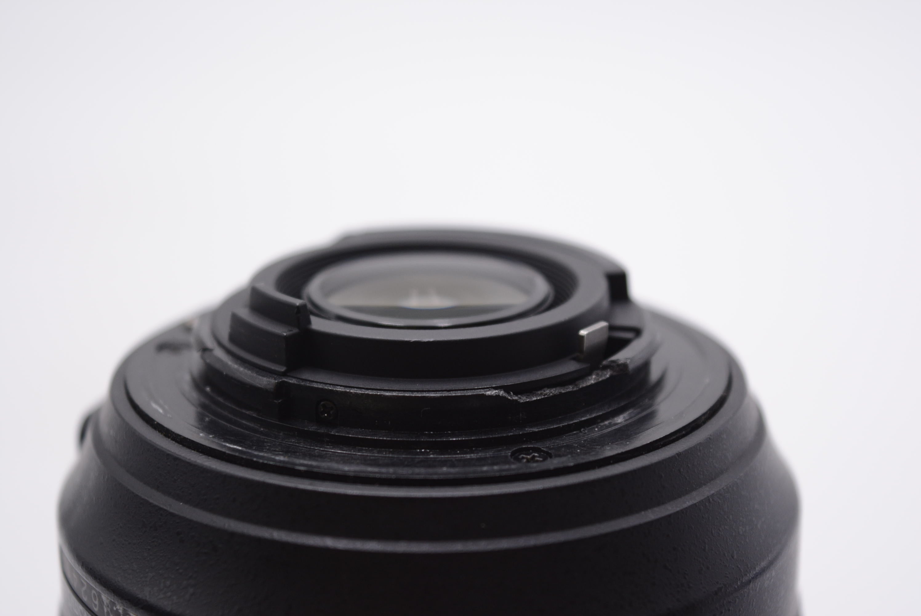 Nikon AF-S Nikkor DX 18-105mm f/3.5-5.6G ED VR Lens with Vibration Reduction - Used - Perfect for Travel, Portrait & Landscape Photography