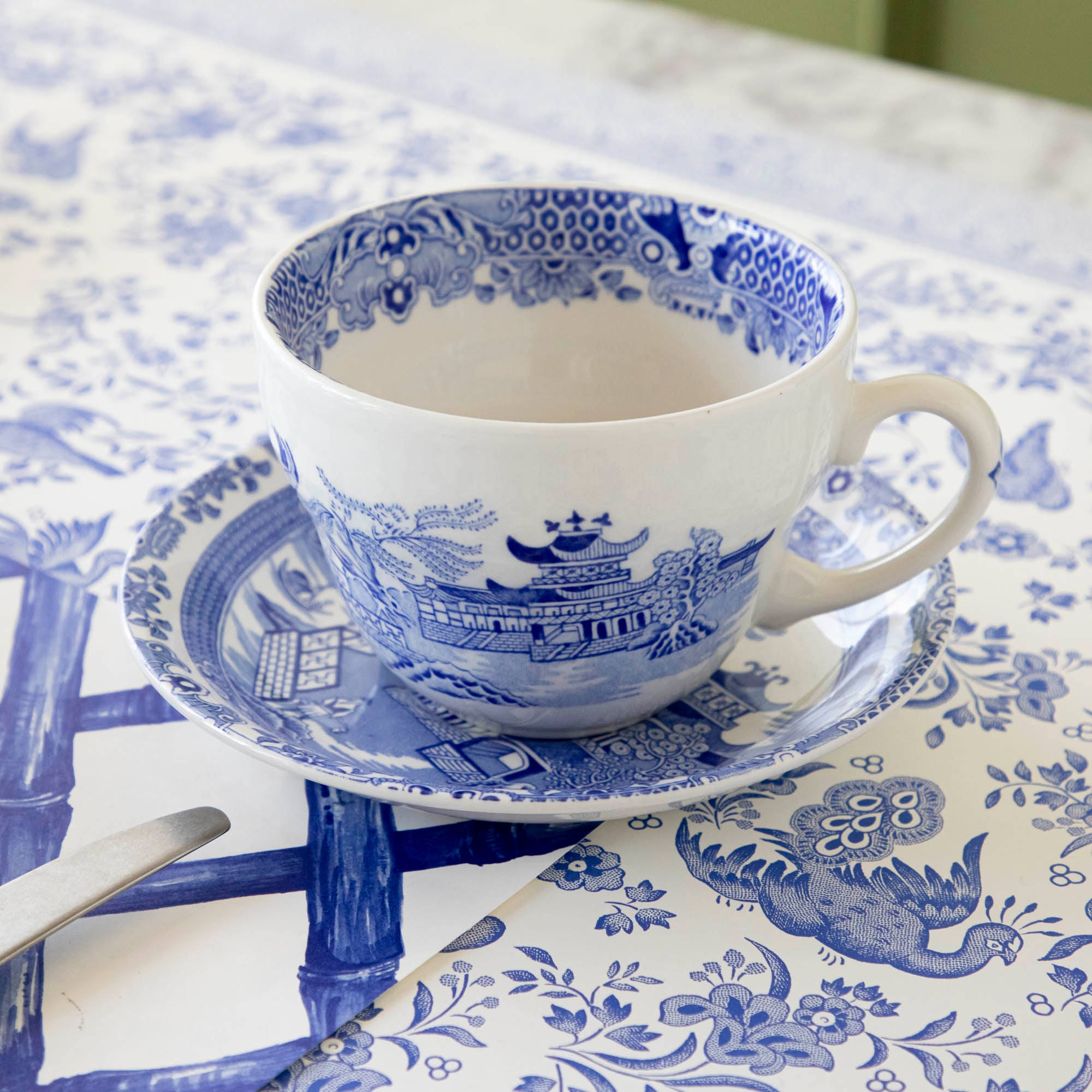 Blue Willow Dinnerware Set by Burleigh – Elegant English Bone China Plates, Bowls & Cups – Perfect for Formal Dining, Tea Parties & Home Decor