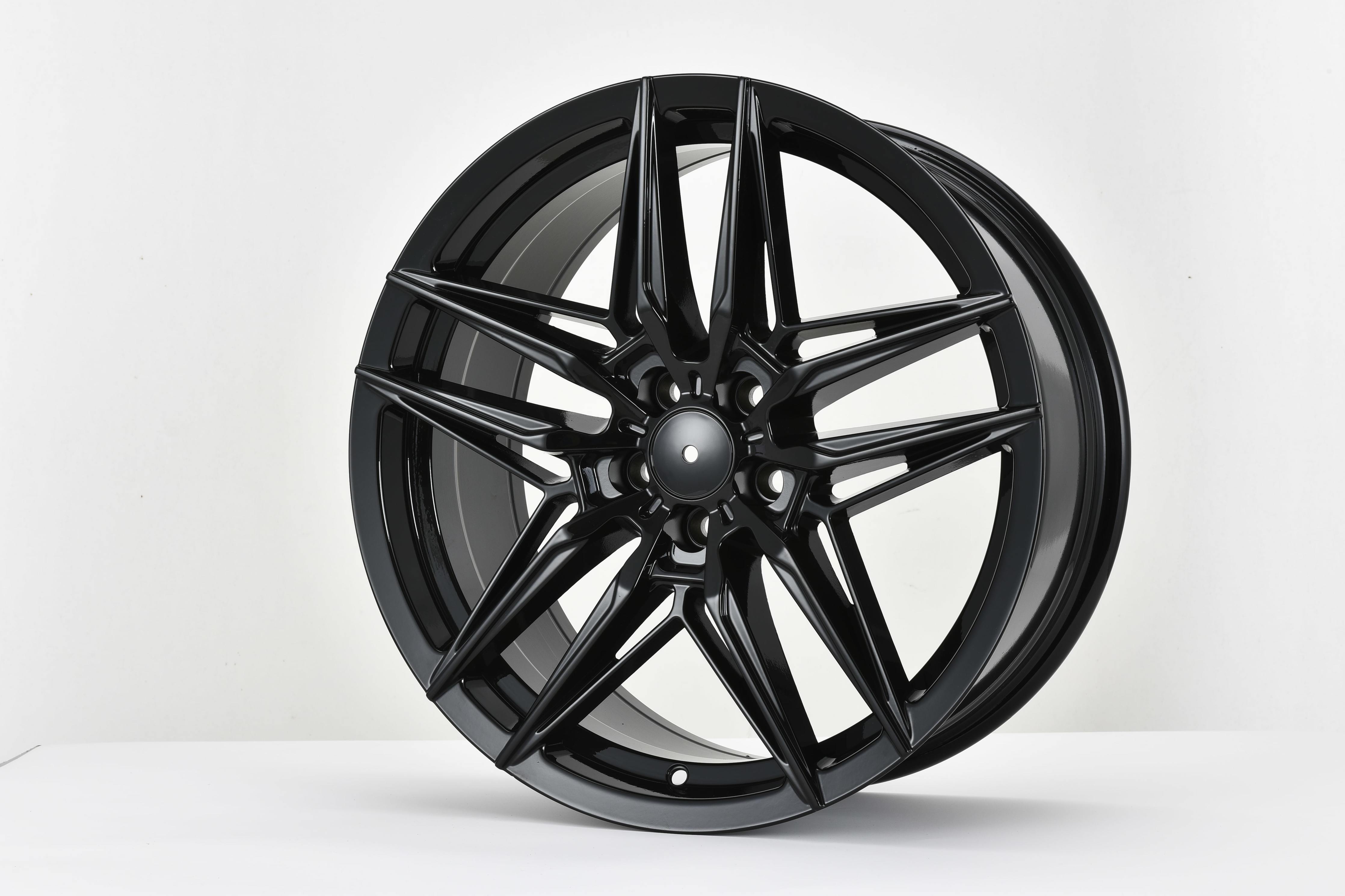 18 Blade Style Alloy Wheels - High Performance Car Rims for Sedans & SUVs - Perfect for Street Racing & Off-Road Adventures