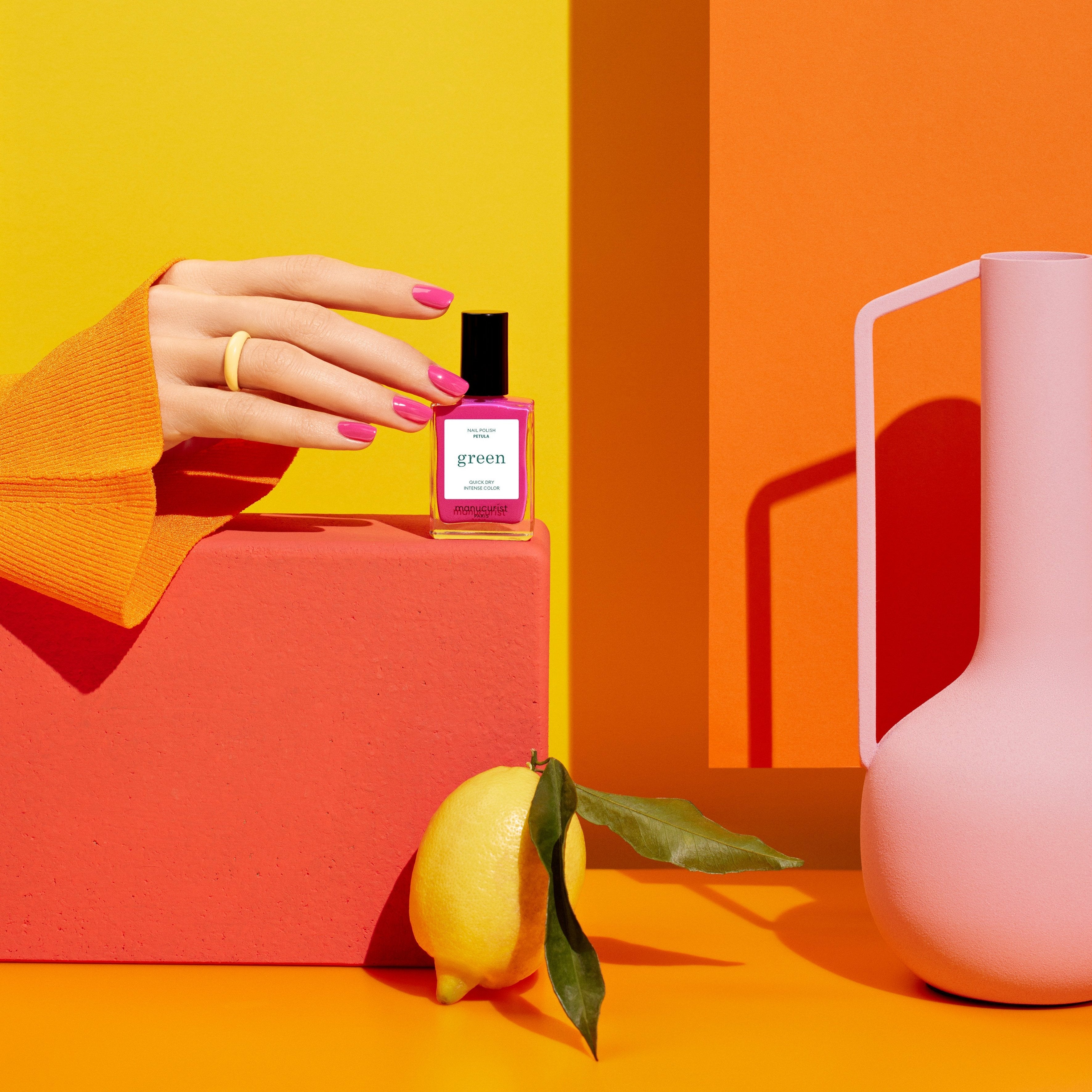 Green Nail Polish by Pétula - Vegan & Long-Lasting Nail Lacquer for Manicures & Pedicures | Perfect for Everyday Wear, Parties & Special Occasions