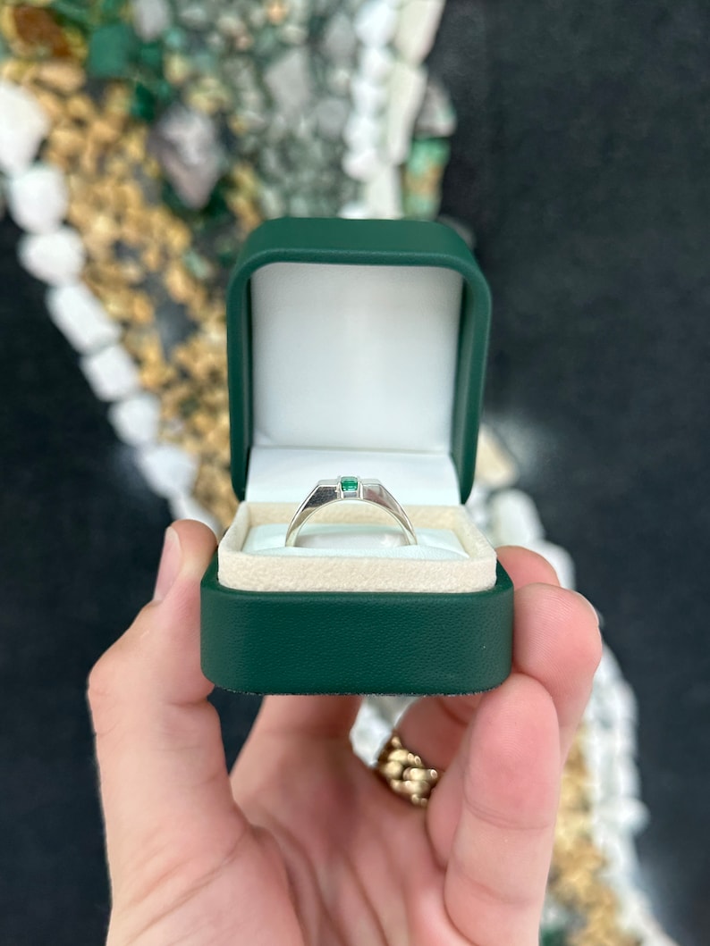 0.45tcw 3 Stone Natural Medium Spring Green Sterling Silver Emerald Unisex Ring for Men & Women - Perfect for Everyday Wear, Gifts & Special Occasions