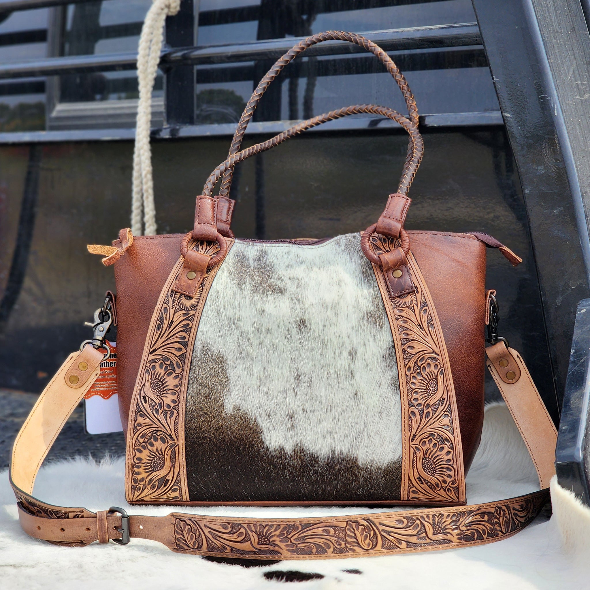 Handcrafted American Cowhide Leather Tooled Bag - Vintage Western Style Crossbody Purse for Women - Perfect for Rodeo, Country Concerts & Everyday Use