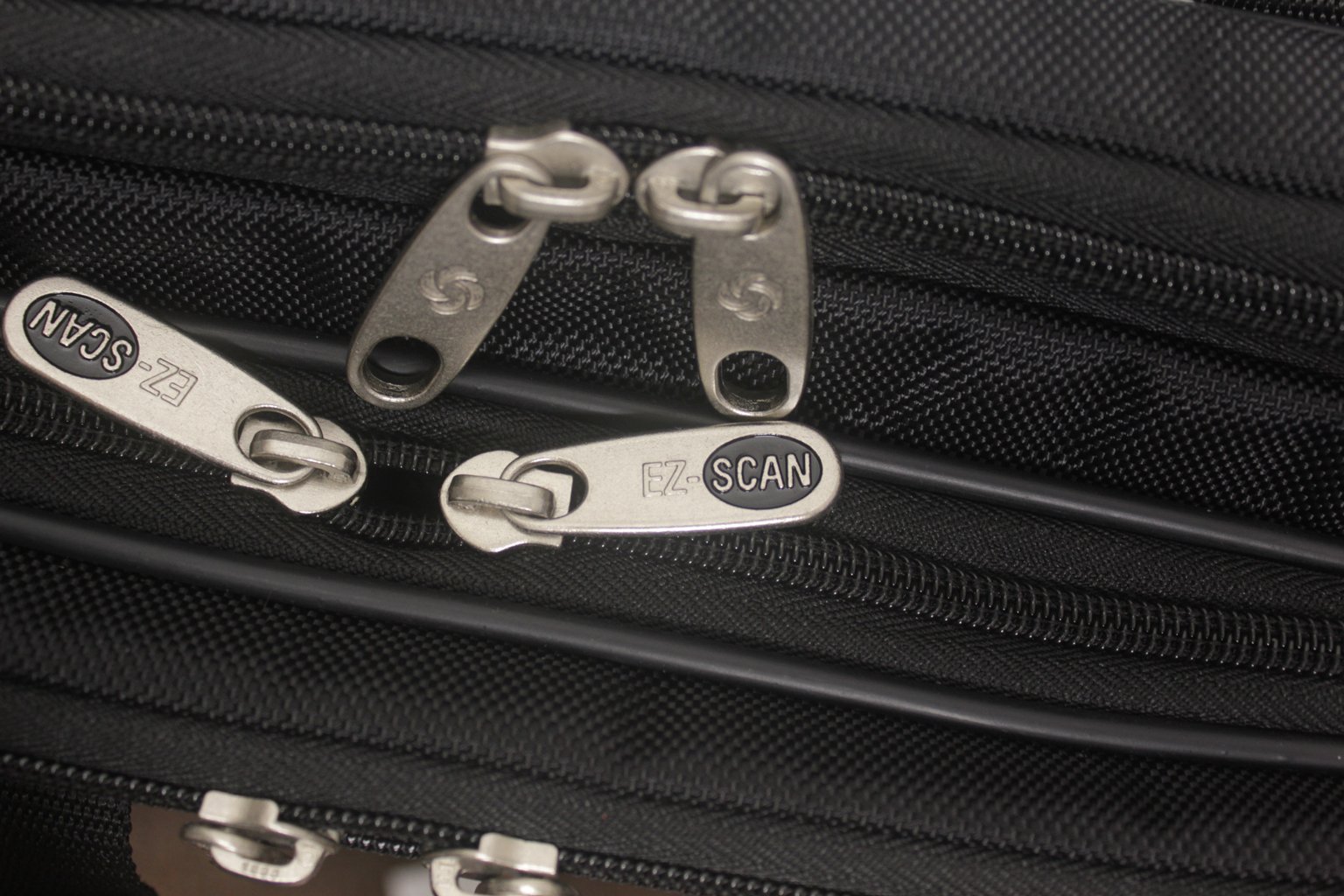Samsonite Black 17.3 Inch Laptop Case - Durable & Lightweight for Business Travel & Daily Commute