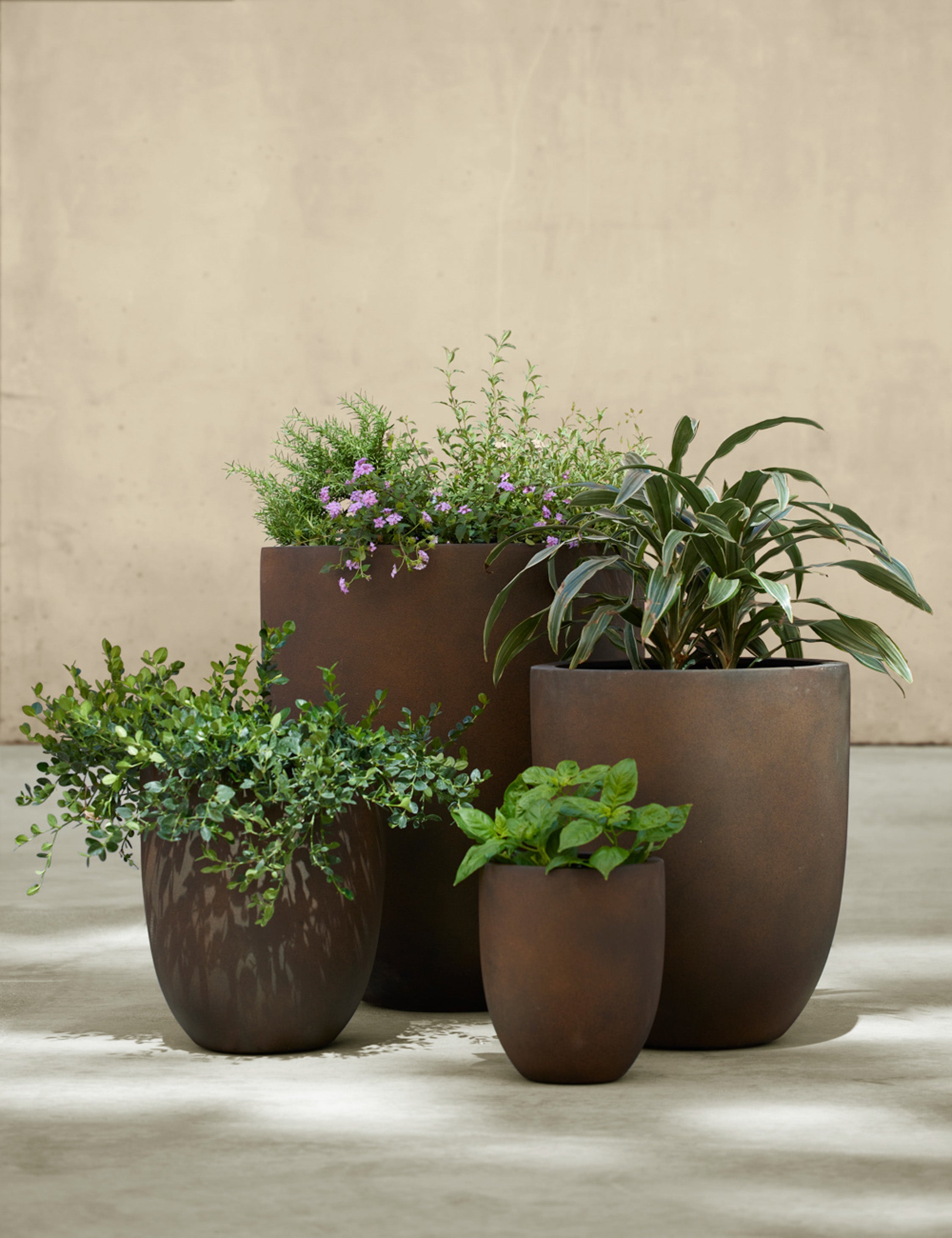 Campania International Bradford Planters - Elegant Outdoor Garden Planters for Patio, Deck, and Landscaping | Durable Resin & Classic Design