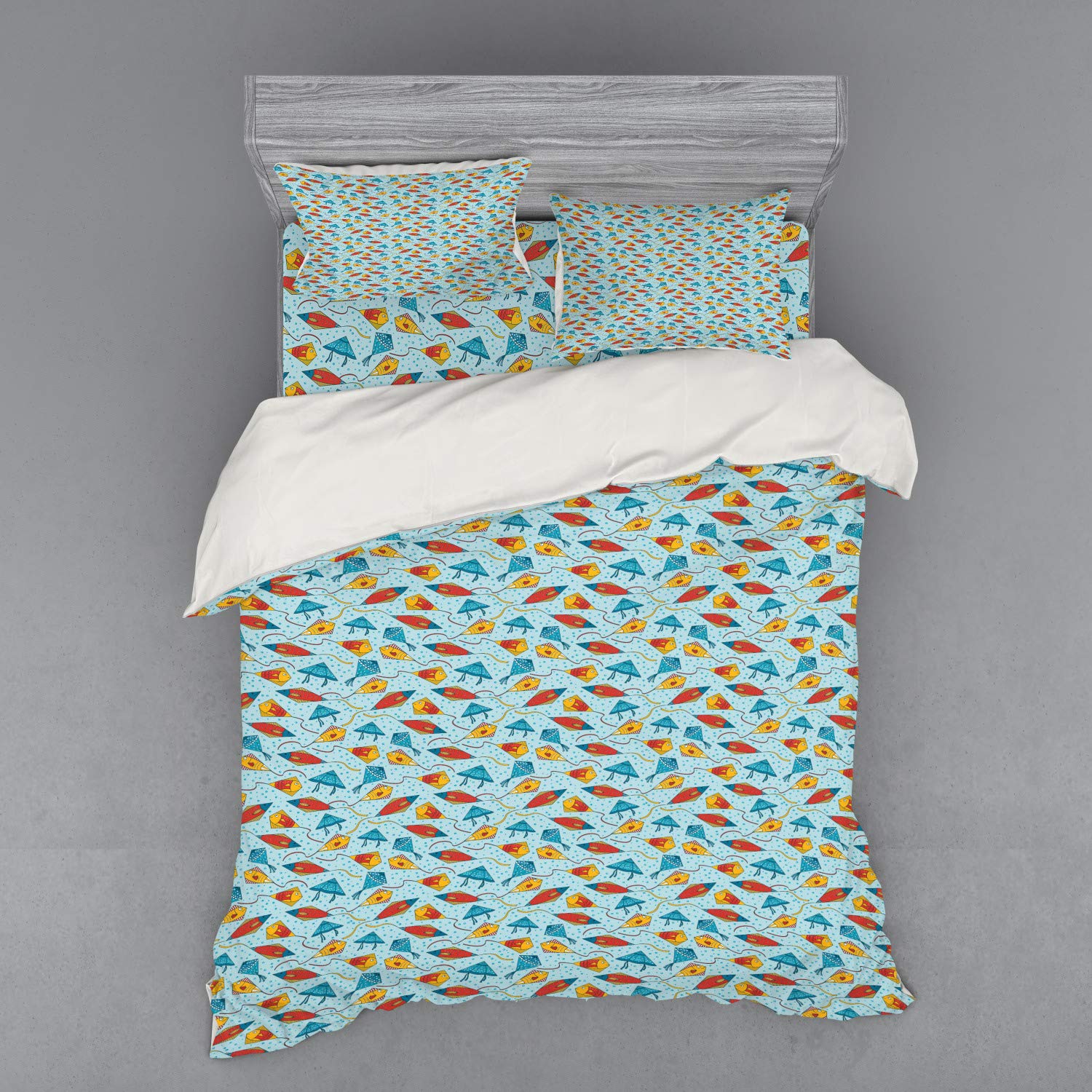 Ambesonne Fish Duvet Cover Set - Blue Aquatic Animal Kite Pattern with Bubble Design, 4-Piece Queen Size Bedding Set with Shams & Fitted Sheet - Perfect for Kids' Rooms, Beach Themed Decor, and Ocean Lovers' Bedrooms