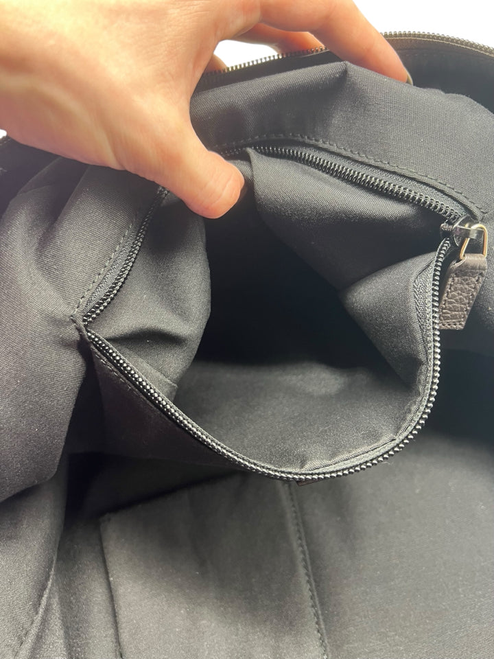 Authentic Gucci GG Canvas Laptop Bag for Women & Men - Luxury Designer Briefcase for Work, Travel & Business (15.6 Inch) - Perfect for Office, Commuting & Professional Use