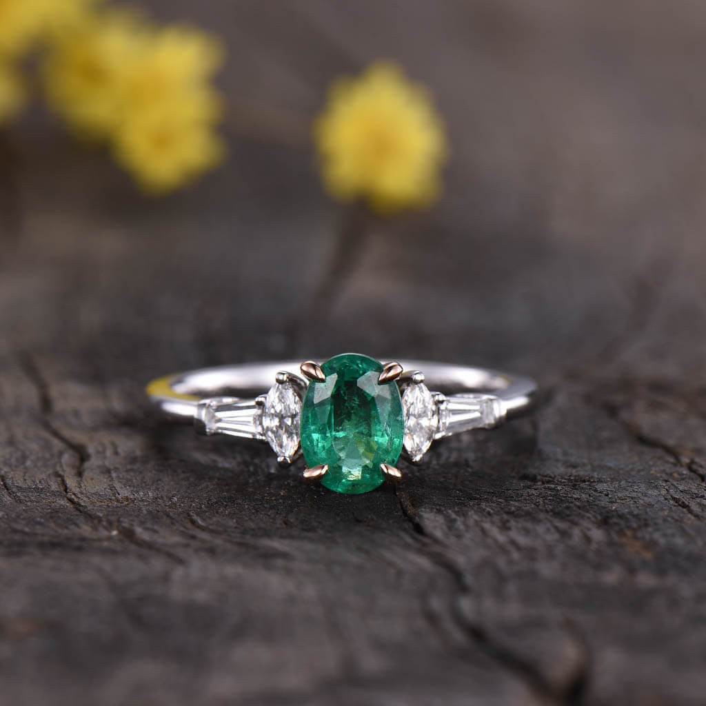 Exquisite Two-Tone Natural Oval Emerald Diamond Engagement Ring for Women – Perfect for Proposals, Weddings & Anniversaries