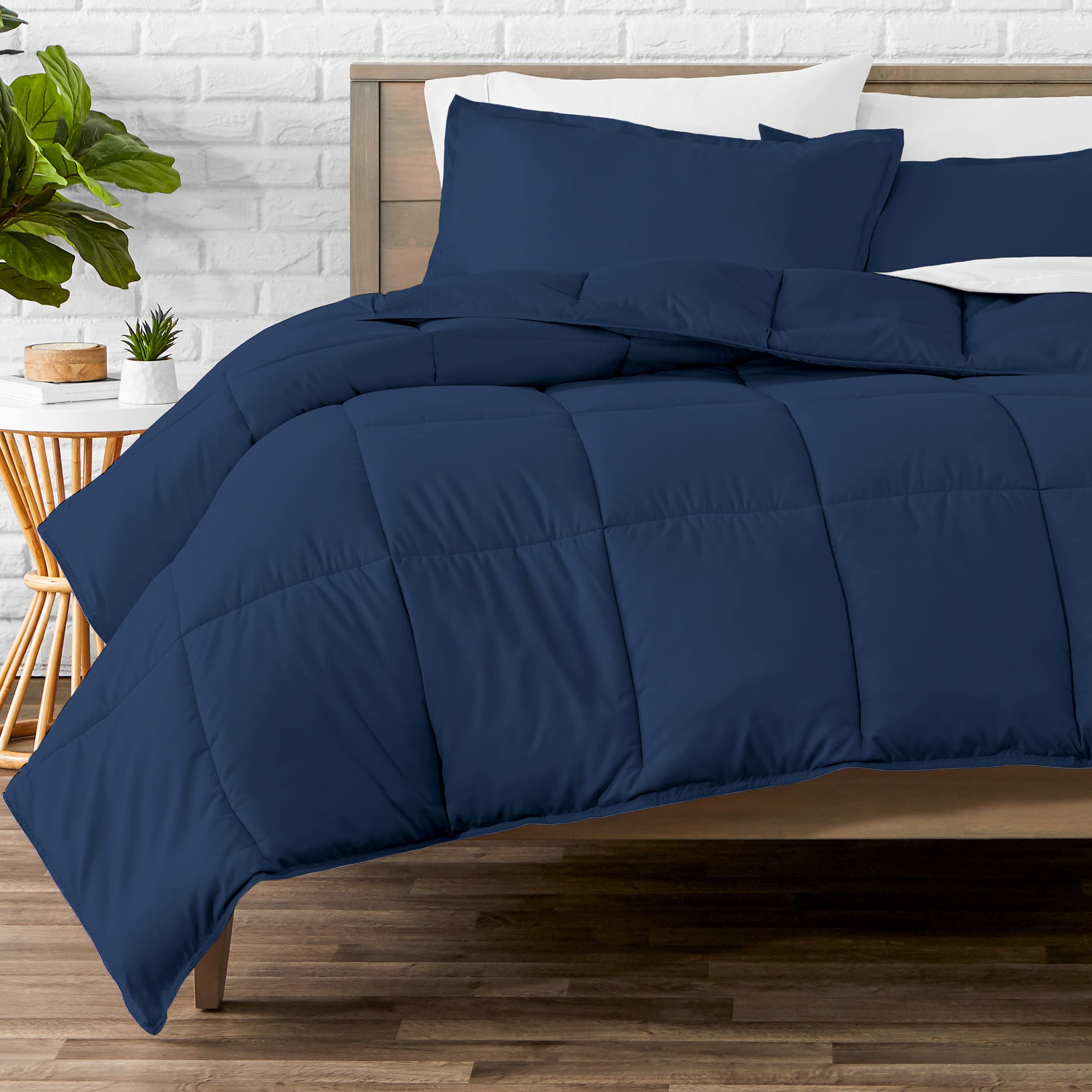 Lightweight Solid Queen Comforter Set - 3 Piece Dark Blue Down Alternative Bedding with 2 Pillowcases | Soft Hypoallergenic Bed Cover for All Seasons - Perfect for Master Bedroom, Guest Room & Dorm