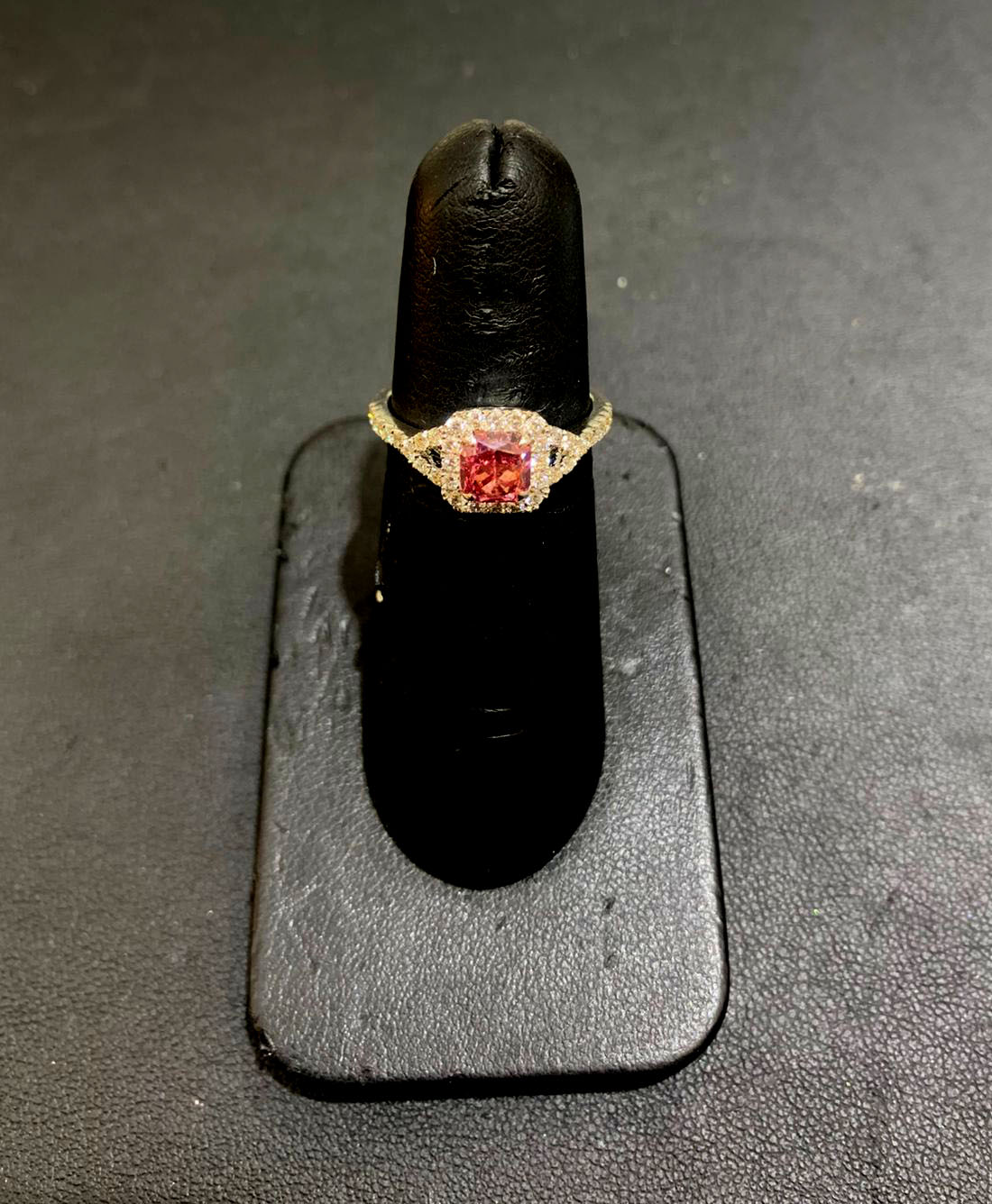 18K White Gold Pink Diamond Ring for Women - Elegant Engagement, Wedding, Anniversary Jewelry Gift - Perfect for Proposals, Bridal, and Special Occasions