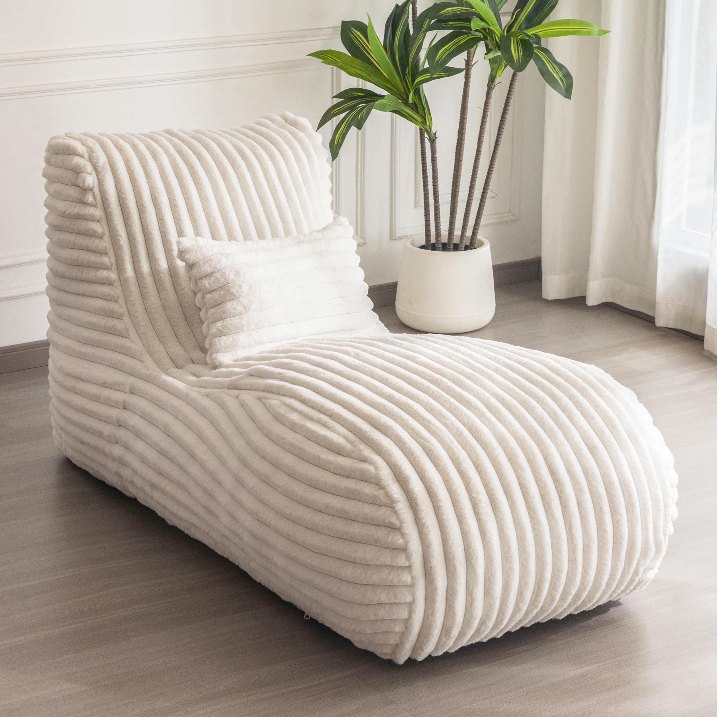 MAXYOYO Chaise Lounge with Pillow - Ergonomic Velvet Fabric Floor Sofa Chair for Bedroom & Living Room | Comfortable Fainting Couch for Relaxing, Reading & Napping (Beige)