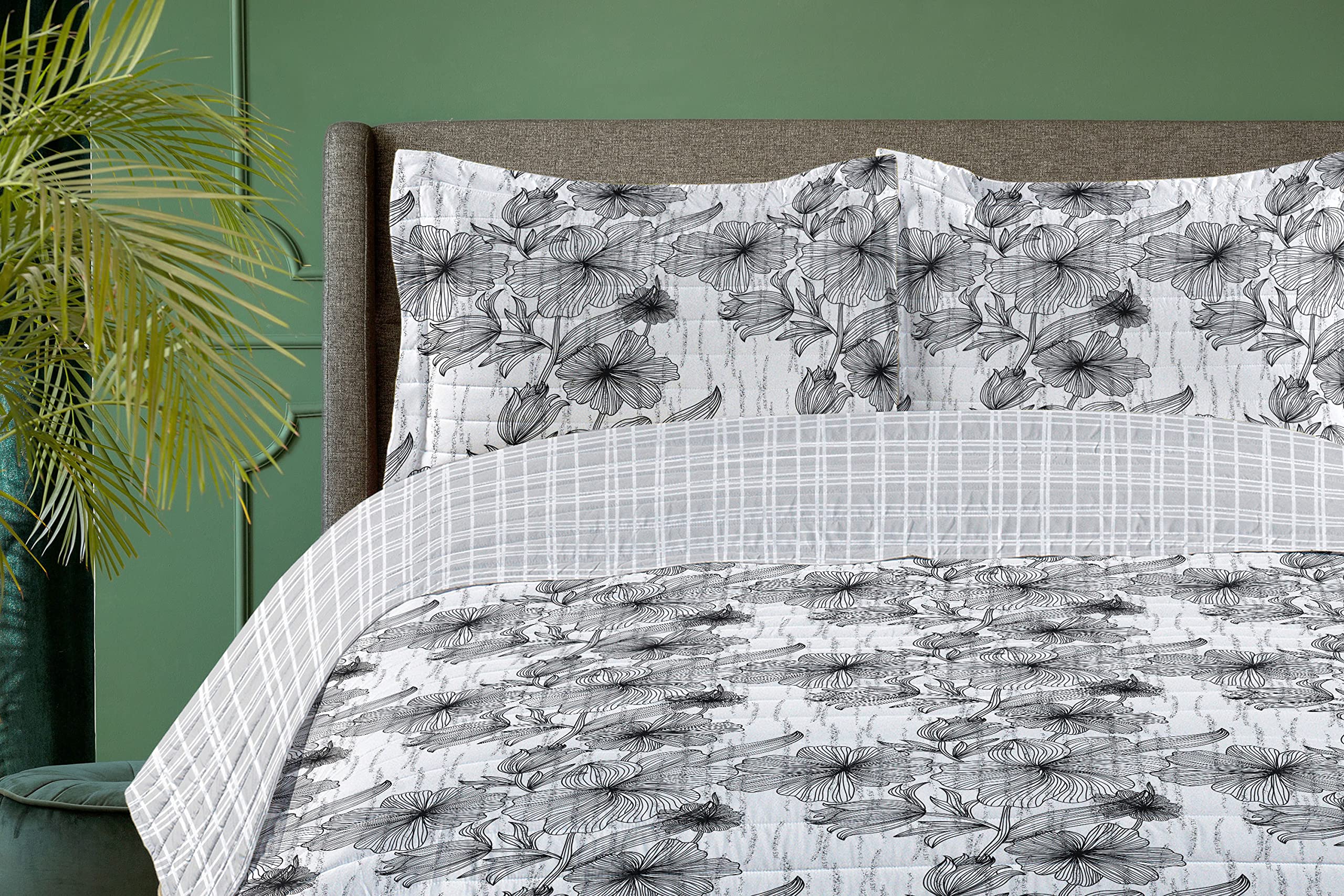 Ambesonne Floral Reversible Queen Size Bedspread Set - Monochrome Hand Drawn Wild Spring Flowers Design with Pillow Shams & Comforter - Soft Microfiber Bedding in Black & White - Perfect for Spring Home Decor & Guest Room Makeover