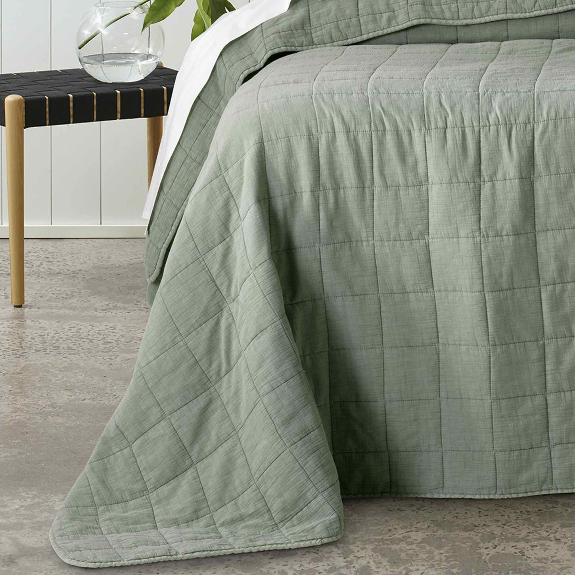 Bianca Geraldton Coverlet Set - Olive Green Bedspread, Lightweight Quilted Bed Cover for All Seasons | Perfect for Master Bedroom, Guest Room & Dorm Decor