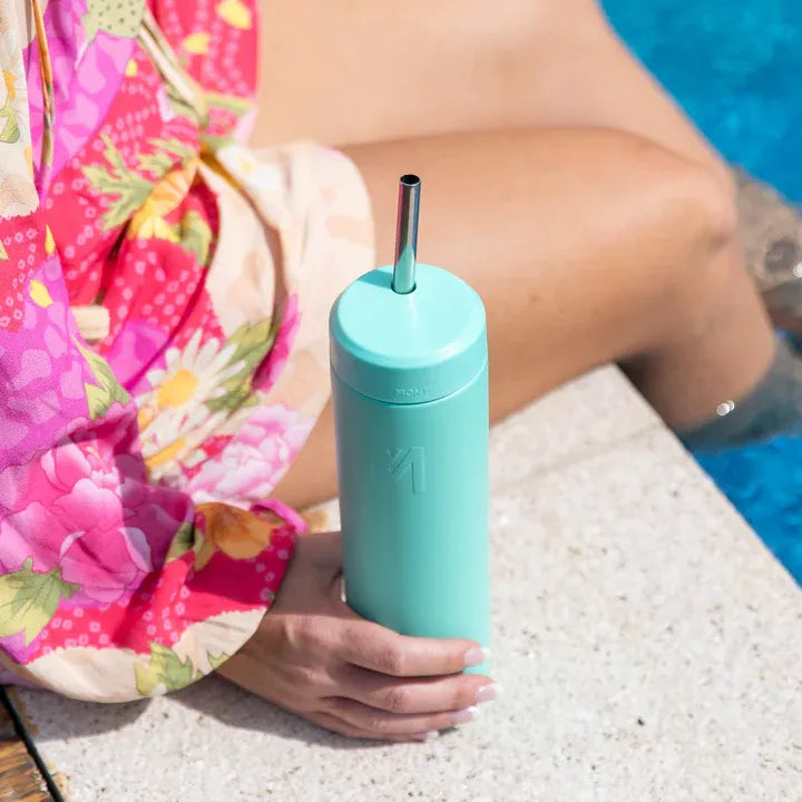 Montii.Co Fusion Universal Insulated Base 700ml - Leakproof Stainless Steel Water Bottle with Double Wall Vacuum Insulation for Hot & Cold Drinks - Perfect for Hiking, Gym, Office & Outdoor Activities (Lagoon Blue)