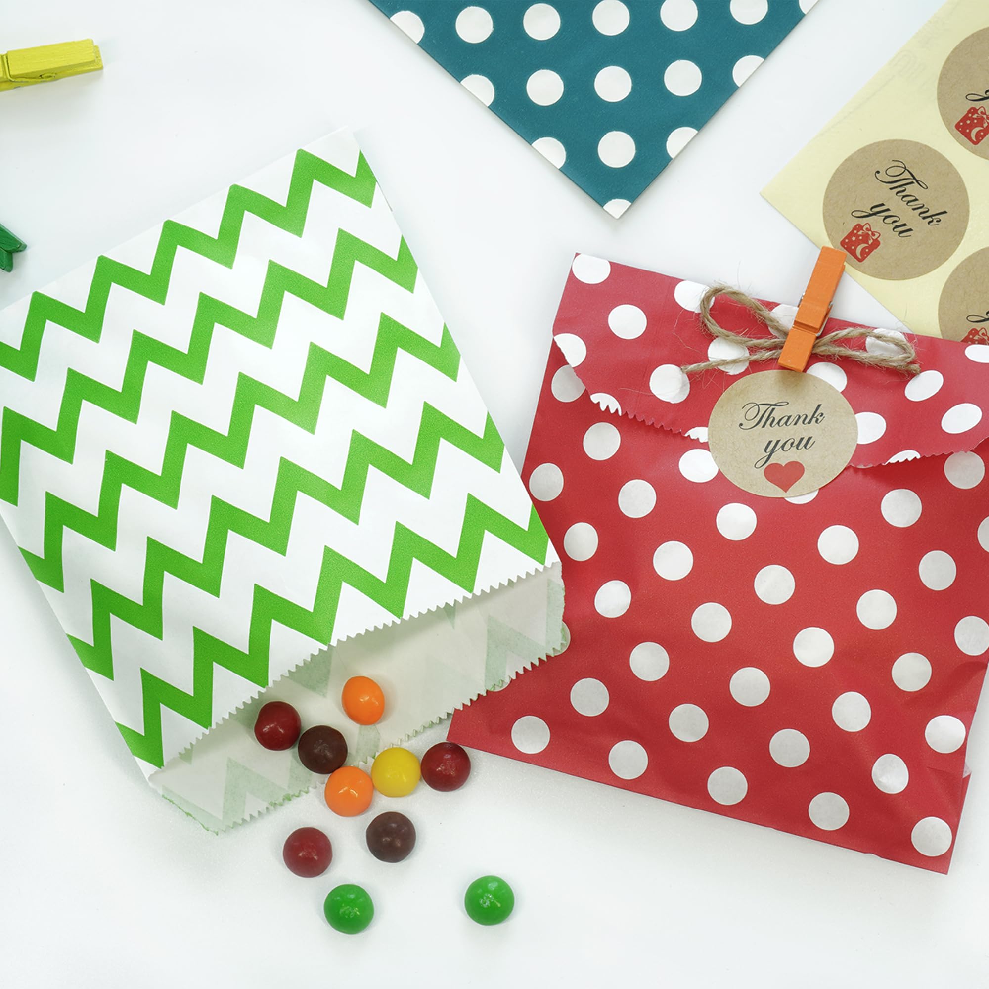 200 Pcs Lime Green Polka Dot Candy Buffet Bags - 5x7 inch Small Cookie & Treat Bags for Wedding, Birthday Party Favors, Baby Shower, Candy Buffet & Dessert Table Decorations
