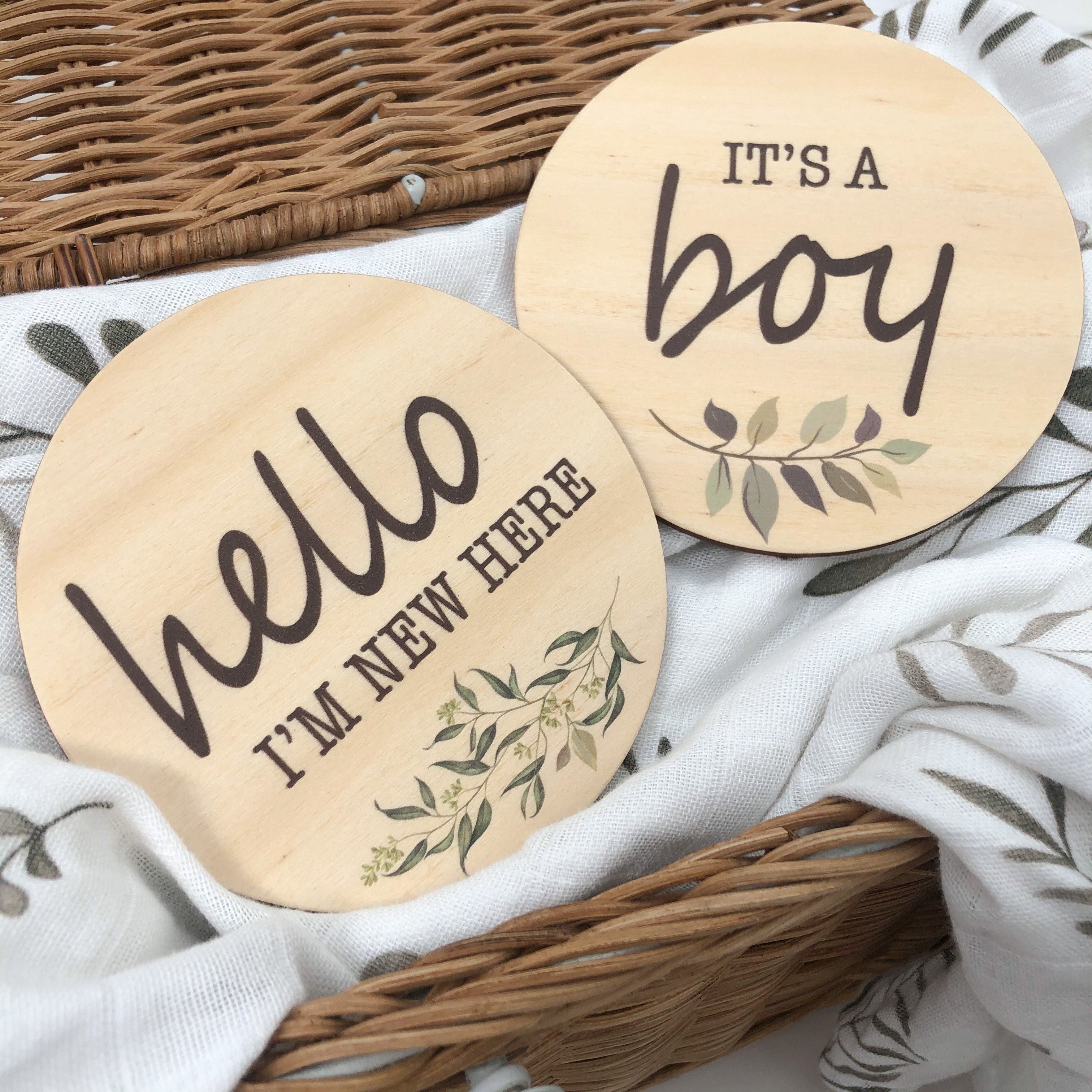 Personalized Baby Boy Milestone Plaques - Handcrafted Wooden Announcement Signs for Monthly Photo Shoots, Nursery Decor & First Birthday Party Decorations
