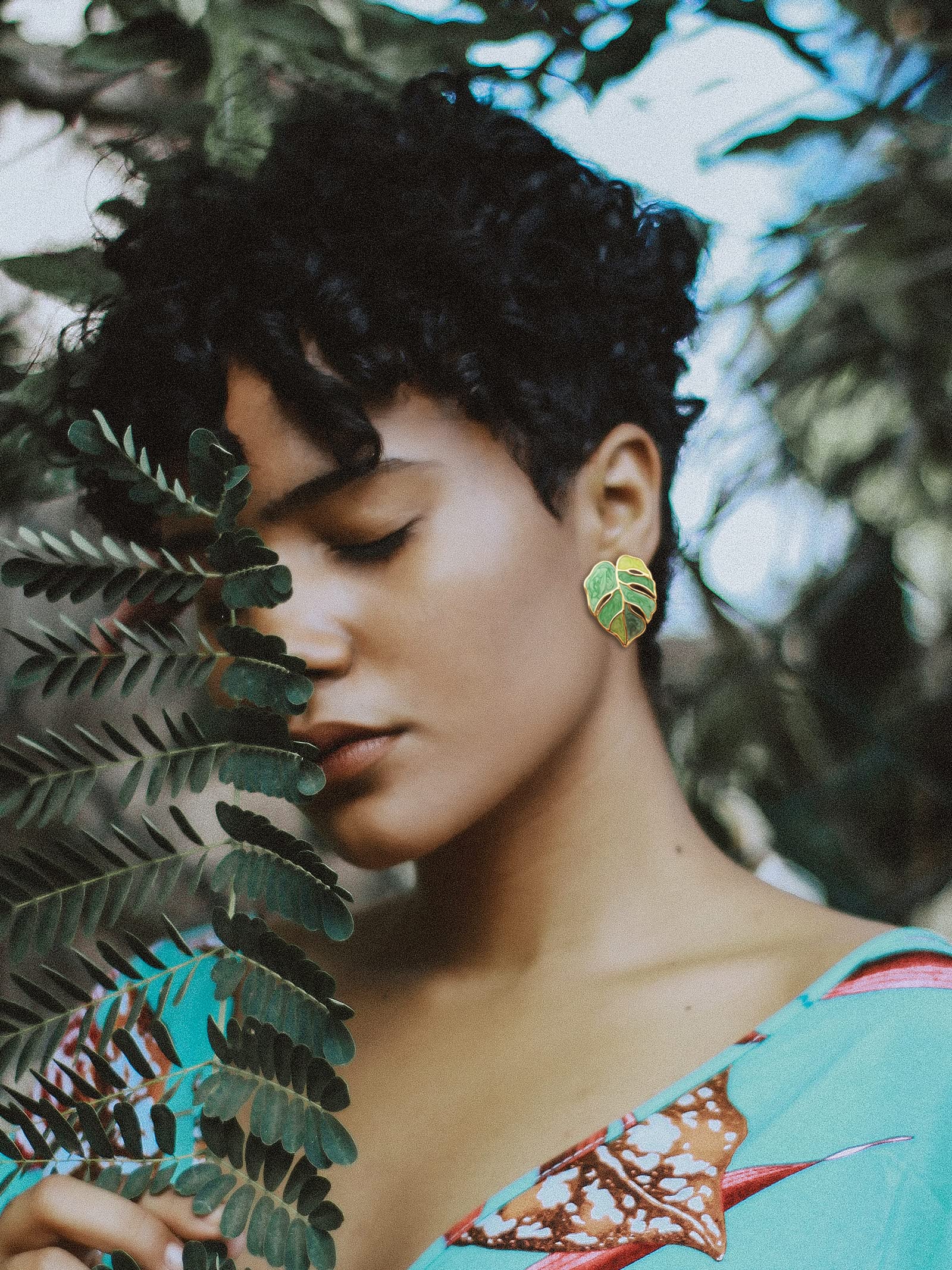 Stylish Palm Leaf Earrings for Women - Enamel Green Monstera Stud Earrings | Summer Fashion Jewelry | Perfect for Beach Vacations, Boho Outfits & Tropical Parties