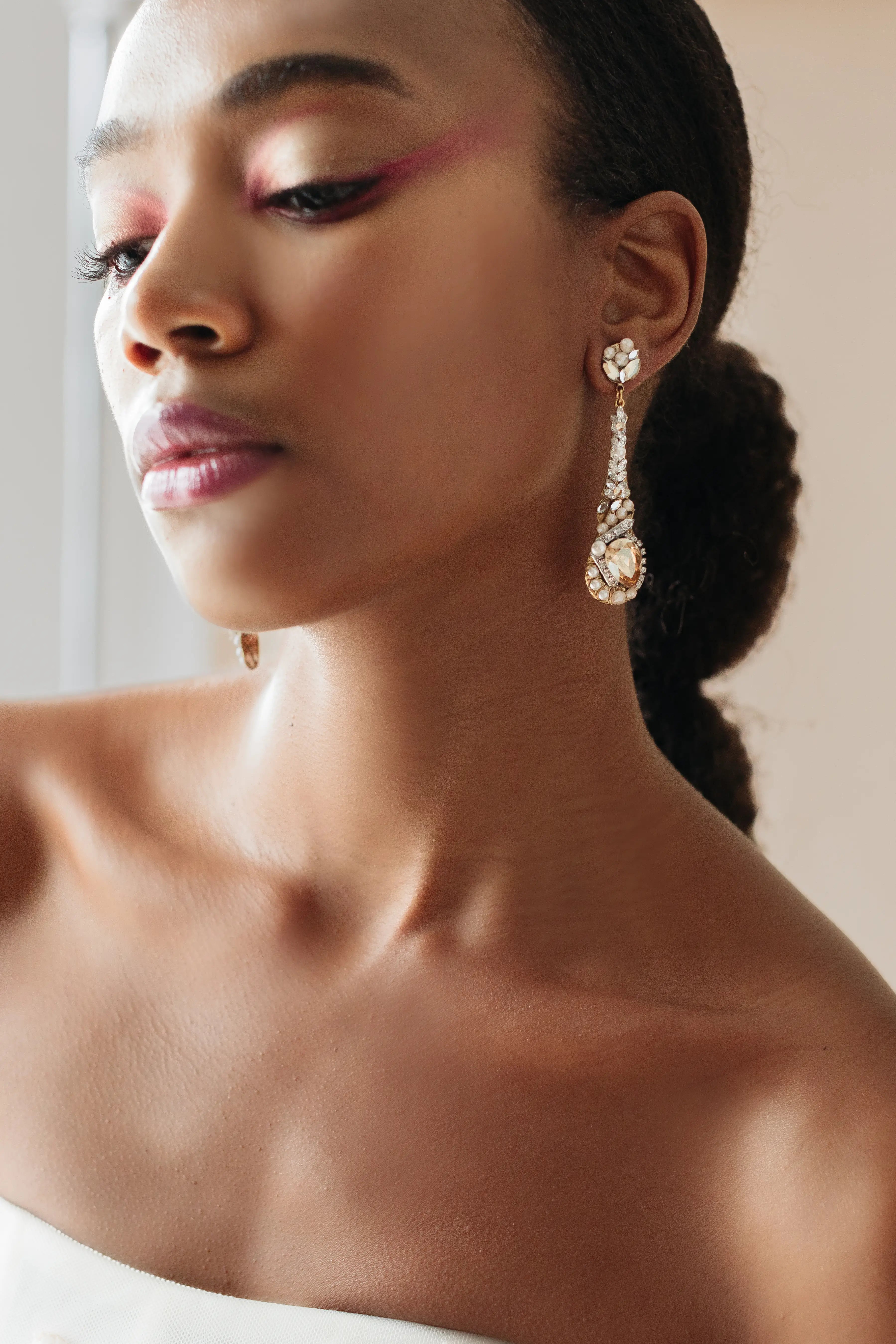 Elegant Meadow Flower Earrings for Women - Dainty Floral Studs for Everyday Wear, Parties & Gifts