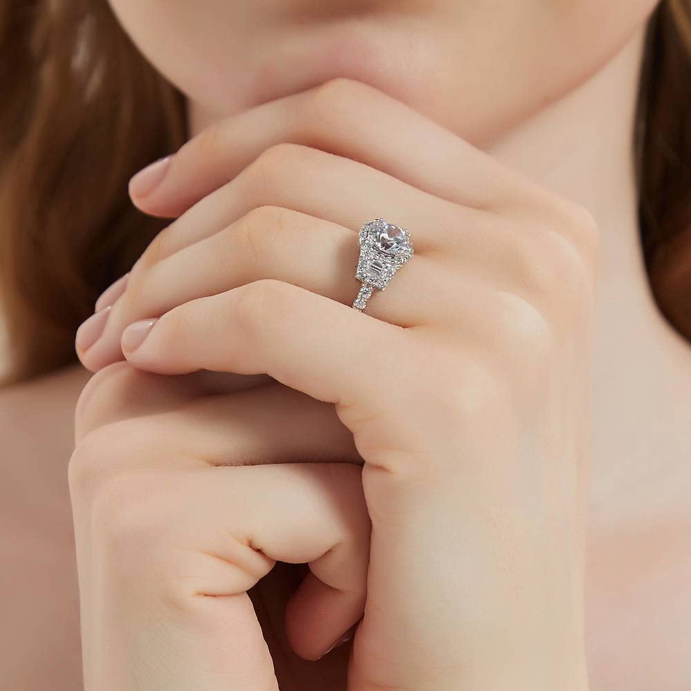 BERRICLE Sterling Silver 3-Stone Wedding & Engagement Ring - 1.6ct Round Cut Cubic Zirconia CZ Halo Ring for Women - Rhodium Plated Size 4-10 - Perfect for Proposals, Anniversaries & Special Occasions