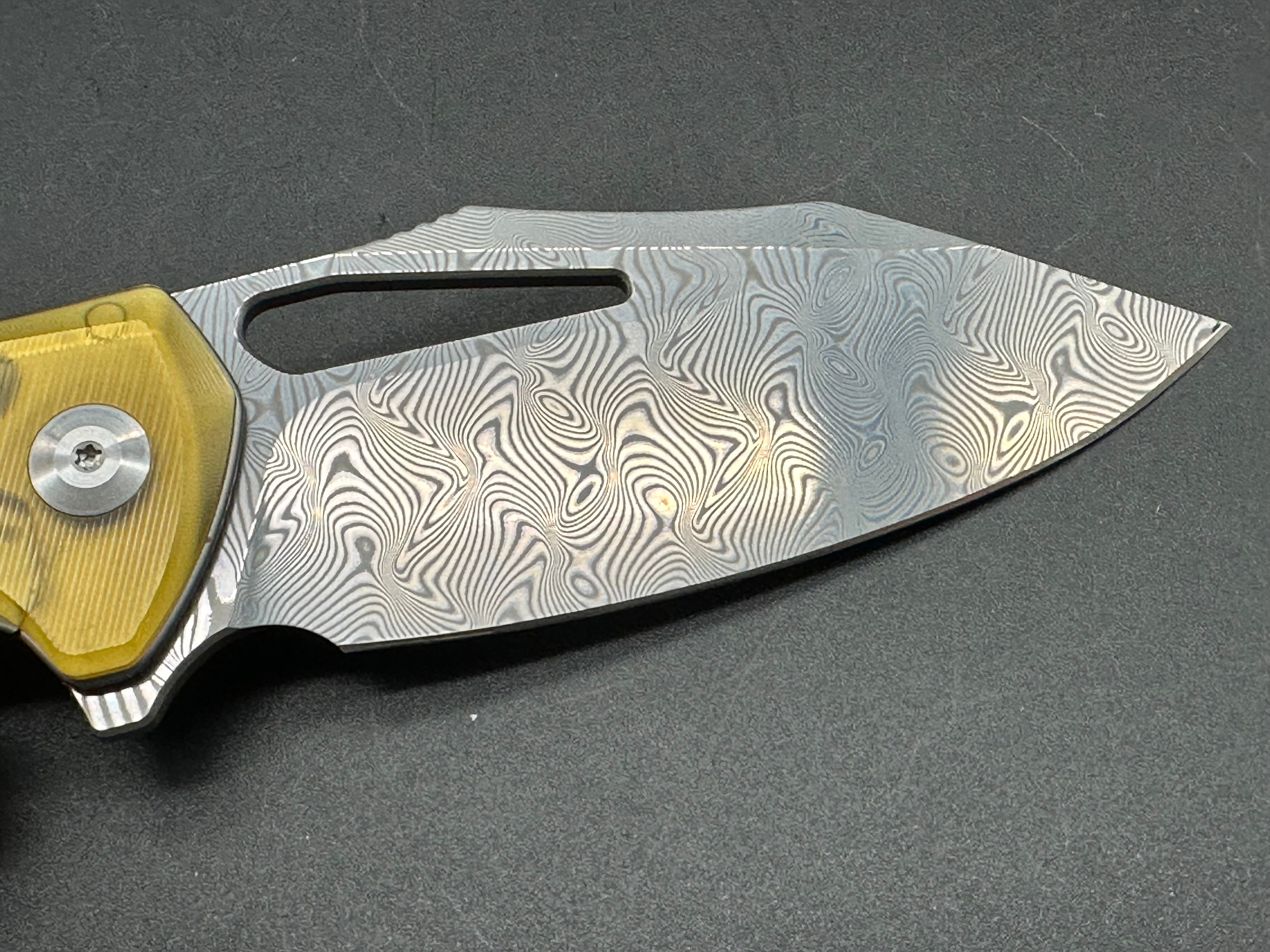 CIVIVI Bulltusk Folding Knife - Polished Ultem Handle, Damascus Steel Blade, Clip Point Design - Perfect for EDC, Outdoor Adventures, and Collectors