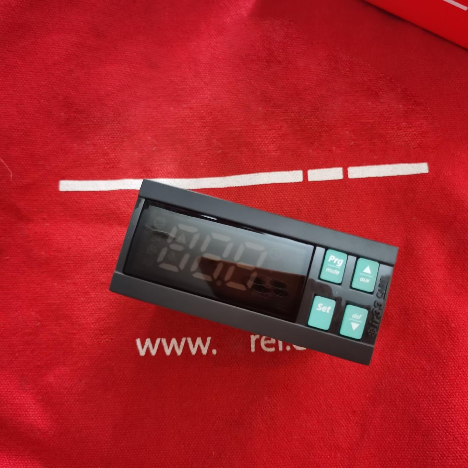IR33F0AHA0 Digital Temperature Controller - 1PCS | Precise Thermostat for Home, Industrial & HVAC Systems | Perfect for Greenhouses, Aquariums & Brewing