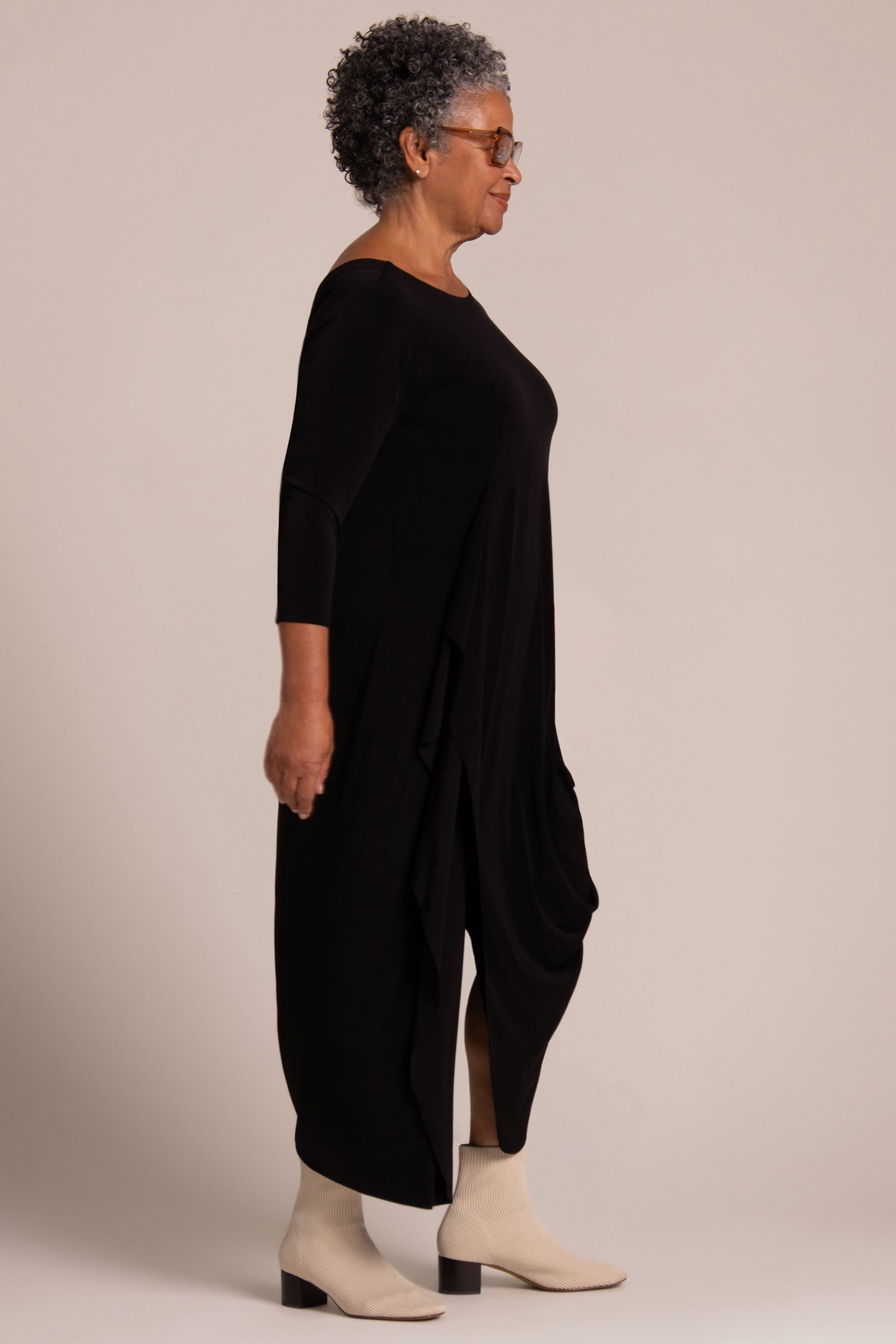 Elegant Black Drama Dress for Women - Perfect for Evening Parties, Theater Performances & Special Occasions