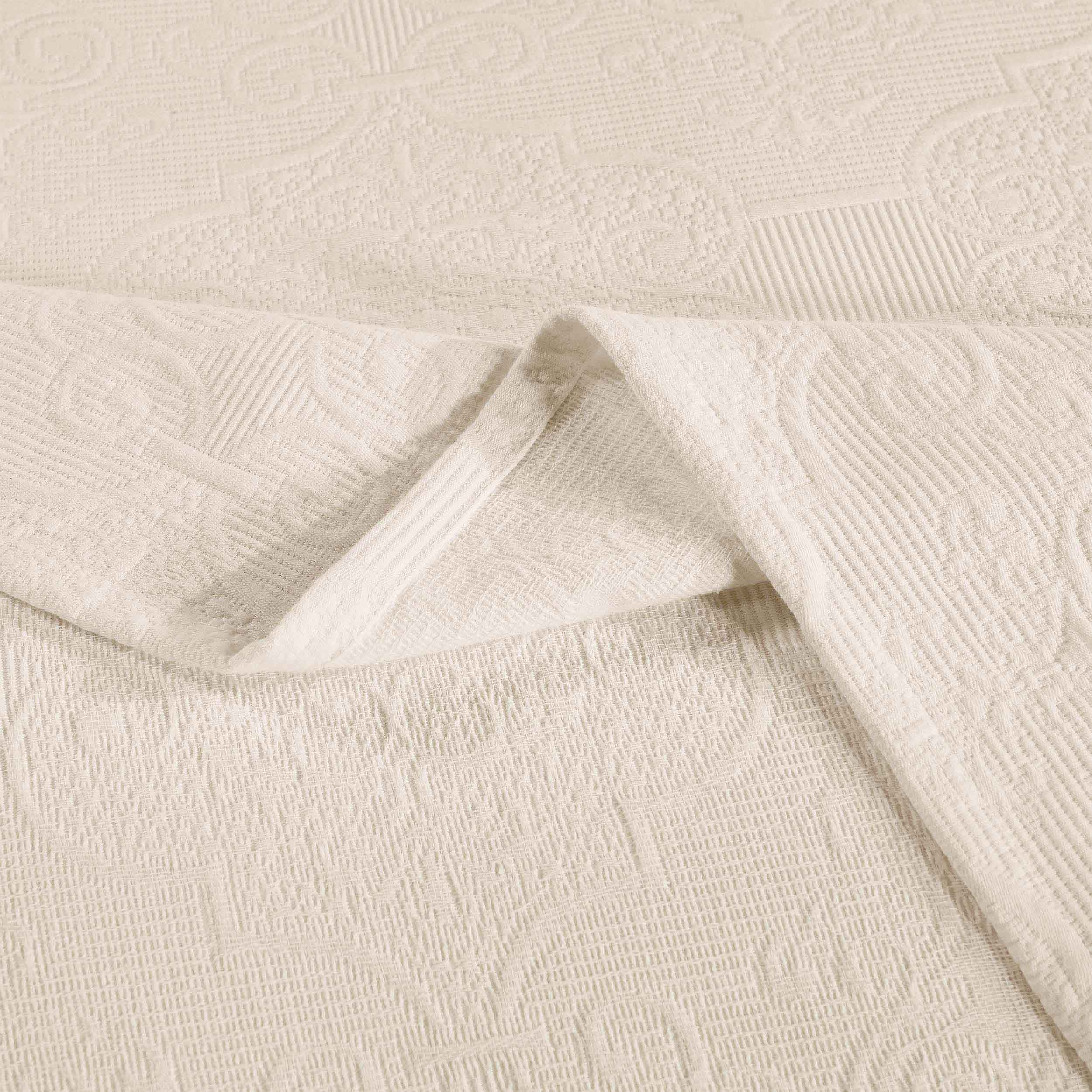 Florin Cotton Matelassé Jacquard Bedspread Set with Scrolling Medallion Design - Luxury Queen/King Size Bedding for Master Bedroom, Guest Room & Hotel Decor