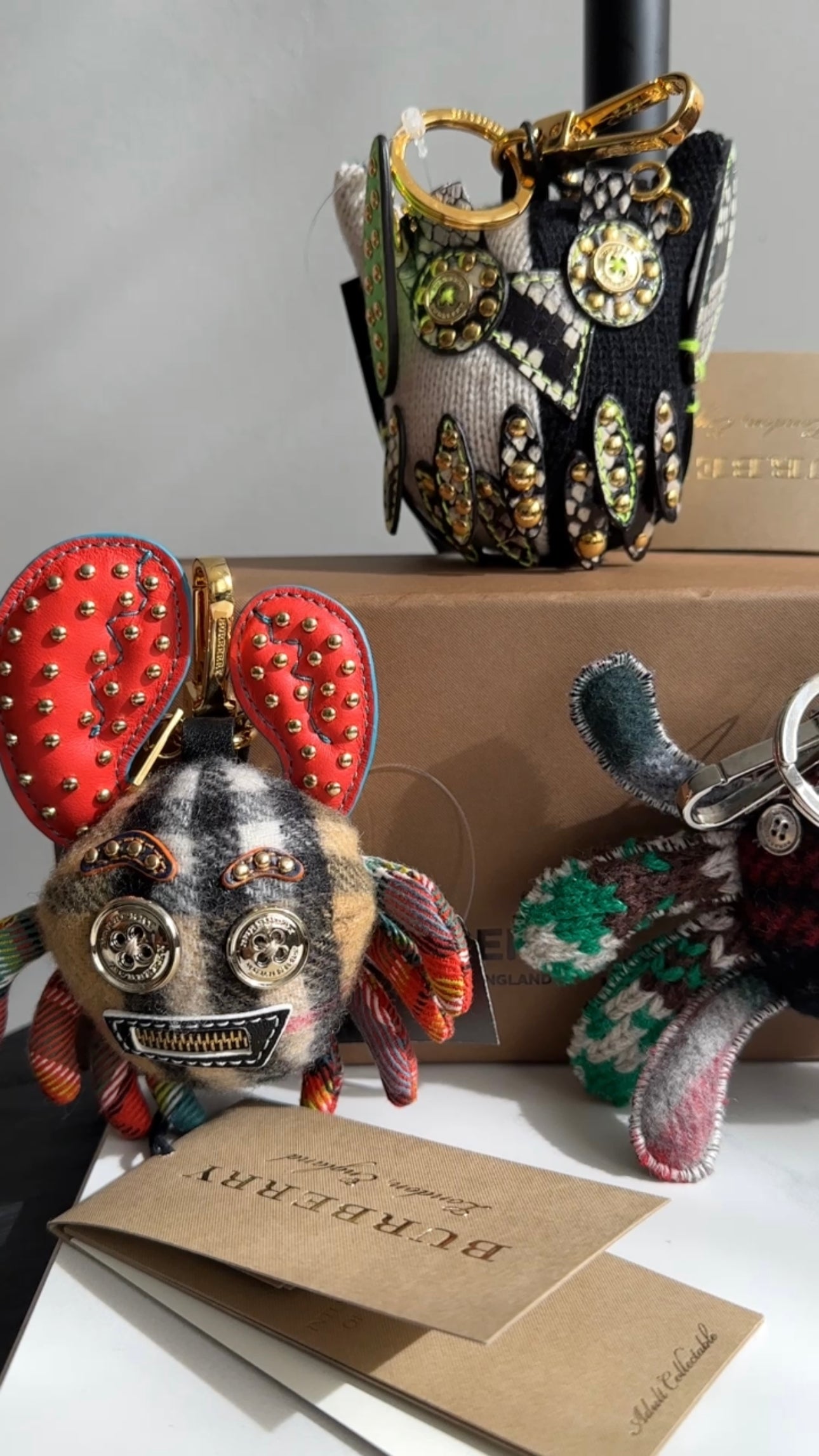 Burberry Red and Green Knit Wool Crab Bag Charm - Stylish Designer Keychain for Handbags, Backpacks & Gifts | Perfect for Fashion Accessories & Luxury Brand Lovers