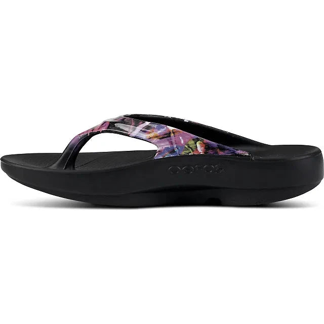 Oolala Camo Sandals for Women - Comfortable Outdoor Hiking & Beach Walking Shoes - Trendy Military Print Summer Sandals for Casual Wear, Travel & Adventure