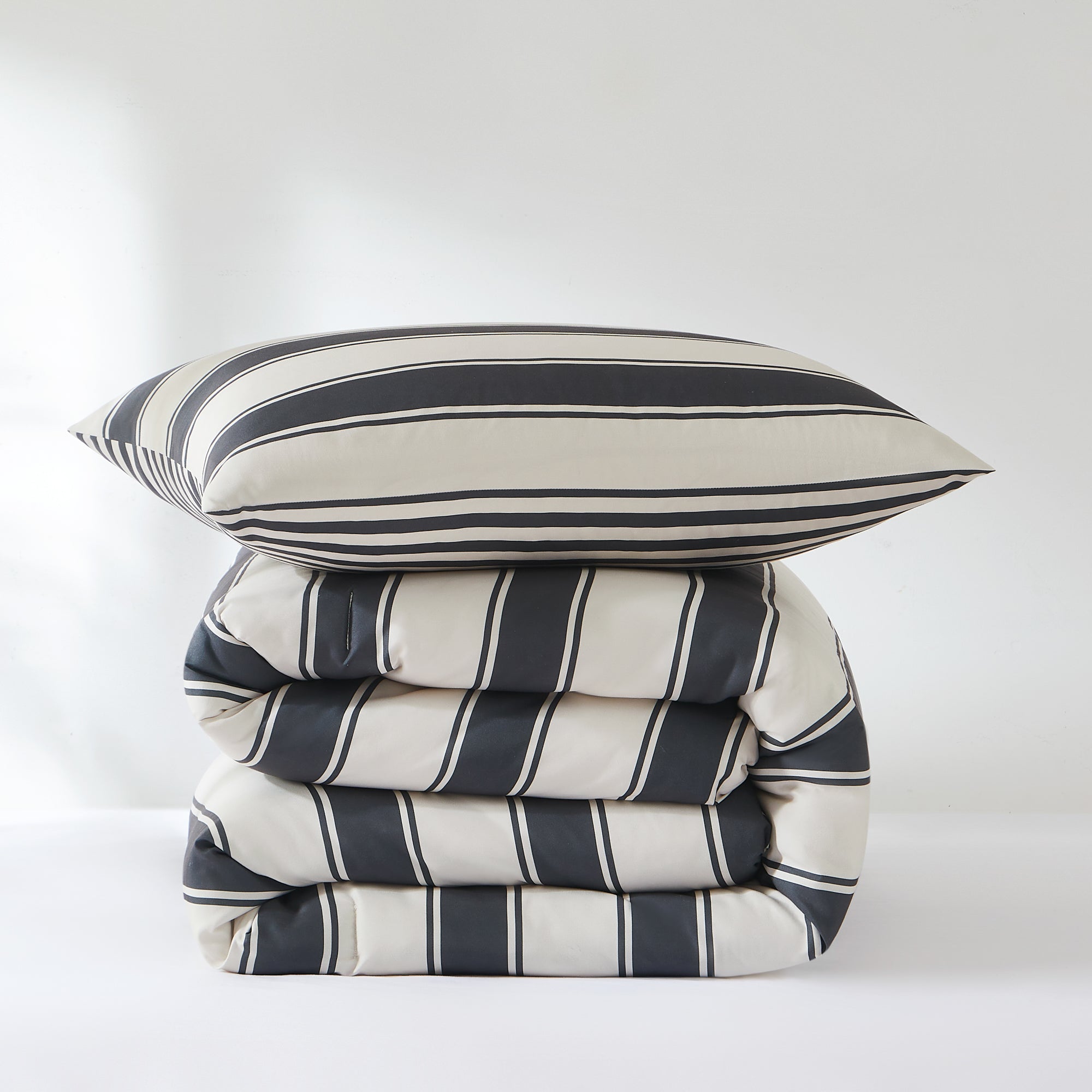 Gale Cabana Stripe Comforter Set - Queen Size Bedding, Soft & Breathable Cotton, Coastal Beach Style - Perfect for Guest Rooms, Vacation Homes & Summer Bedroom Decor