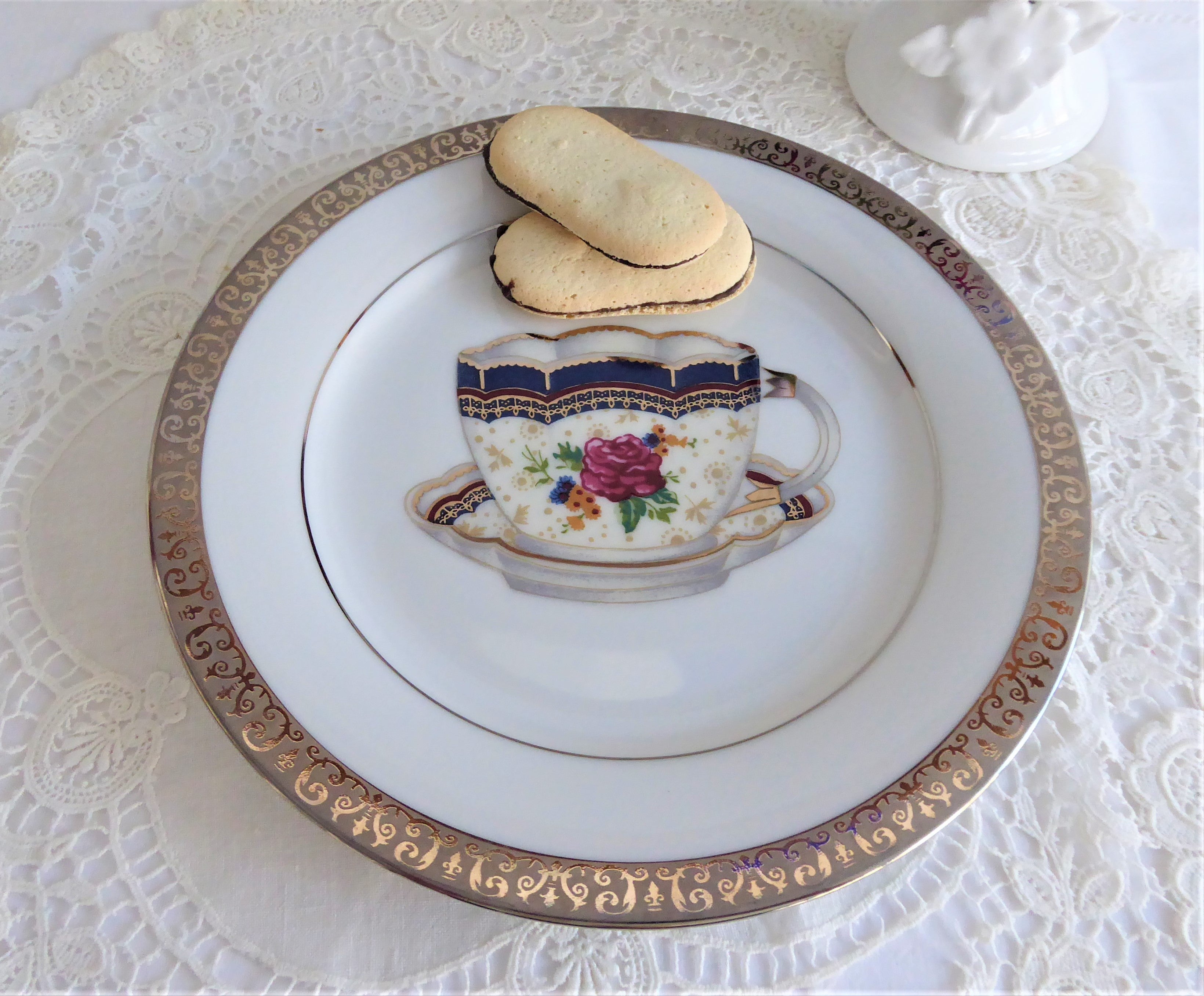Elegant Platinum Embossed Teacup Salad Plate - Buffet Serving Dish with Decorative Border for Tea Parties, Afternoon Tea & Bridal Showers