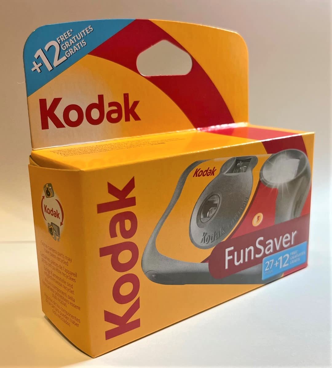 KODAK Fun Saver Disposable Camera - 27+12 Exposures, ISO 800 Film - Perfect for Weddings, Parties & Travel Photography - Capture Memories Instantly