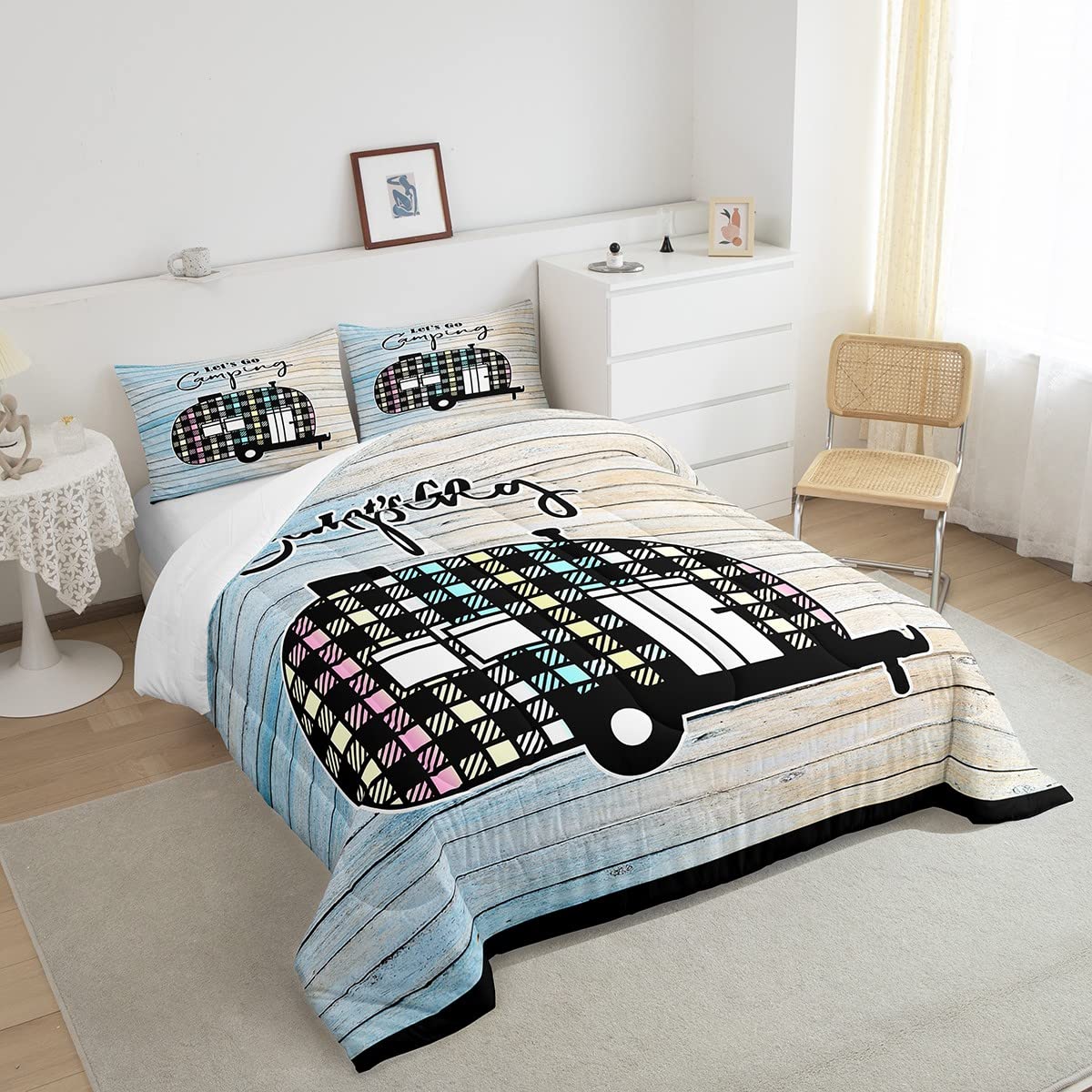 **Kids Farmhouse Style Camper Comforter Set - 3Pcs Queen Size Sports Theme Bedding for Boys & Girls, Cartoon Camping Car Pattern Quilt - Perfect for Bedroom, Dorm, and Sleepovers**
