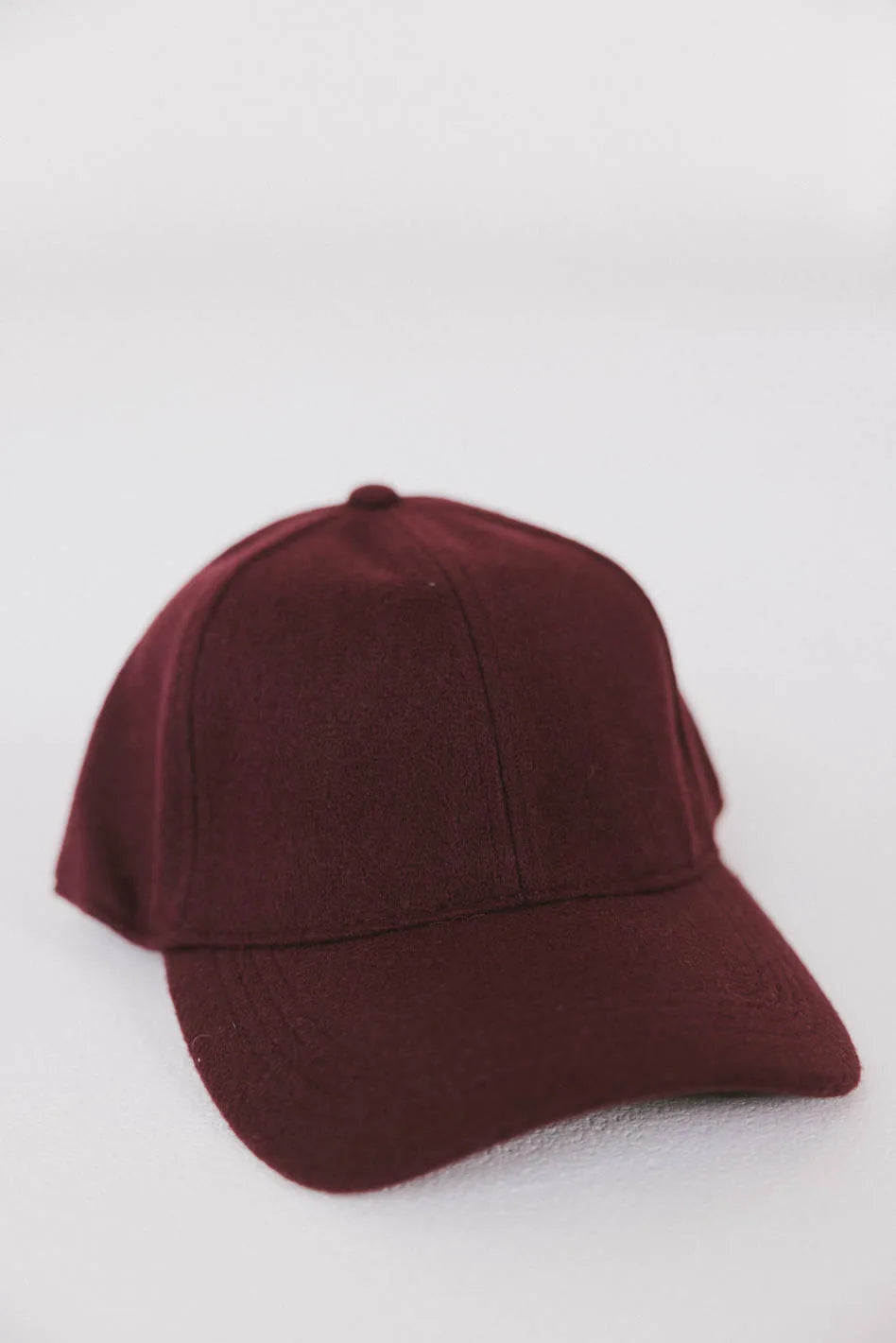 Premium Burgundy Baseball Cap for Men & Women - Adjustable Snapback Hat for Outdoor Sports, Casual Wear & Sun Protection