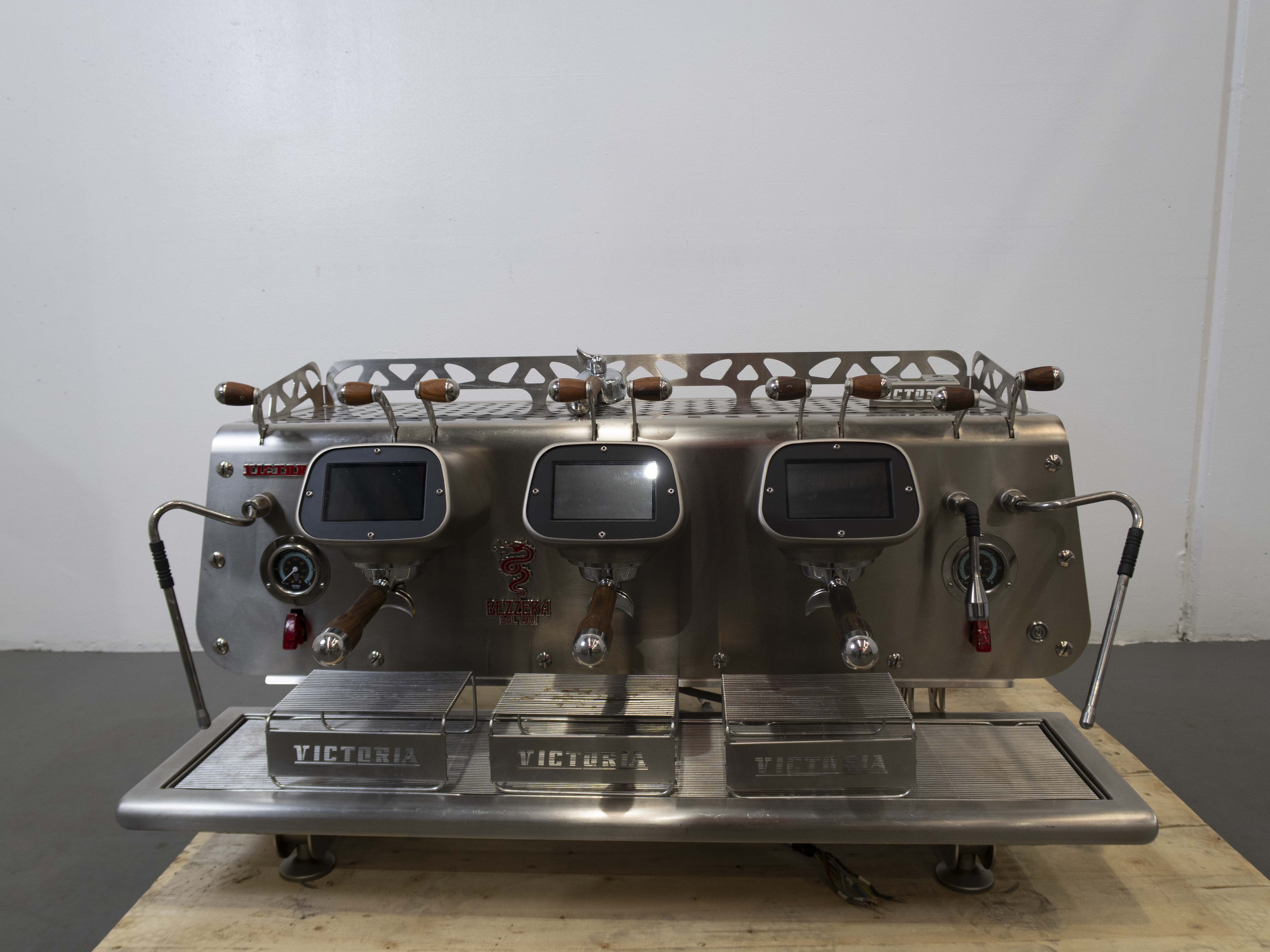 Bezzera Victoria De Brewing Profile 3 Group Commercial Espresso Machine for Coffee Shops & Restaurants | Professional Barista Equipment for High-Volume Brewing